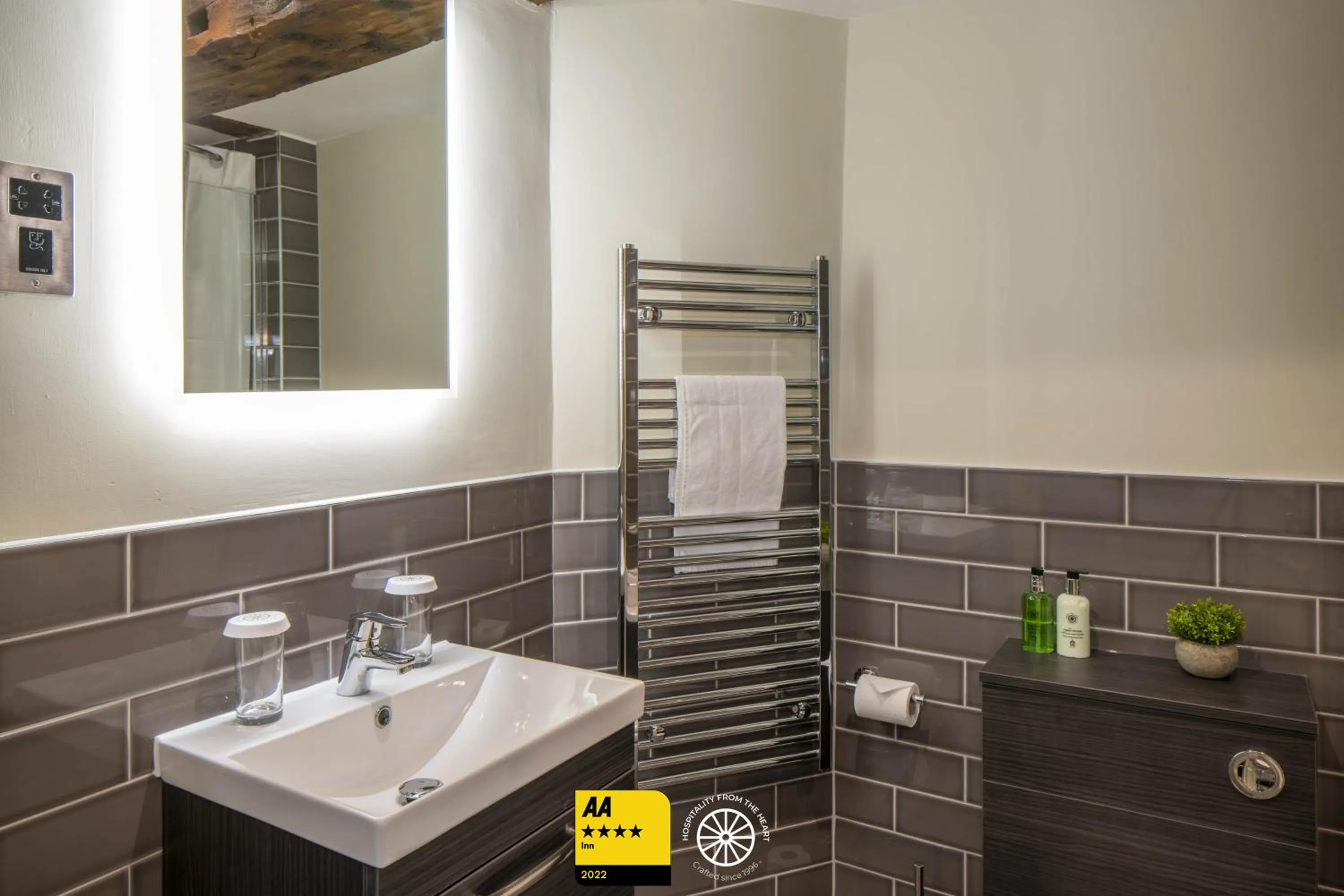 Bathroom in The Tudor House Hotel, Tewkesbury, Gloucestershire - The Coaching Inn Group