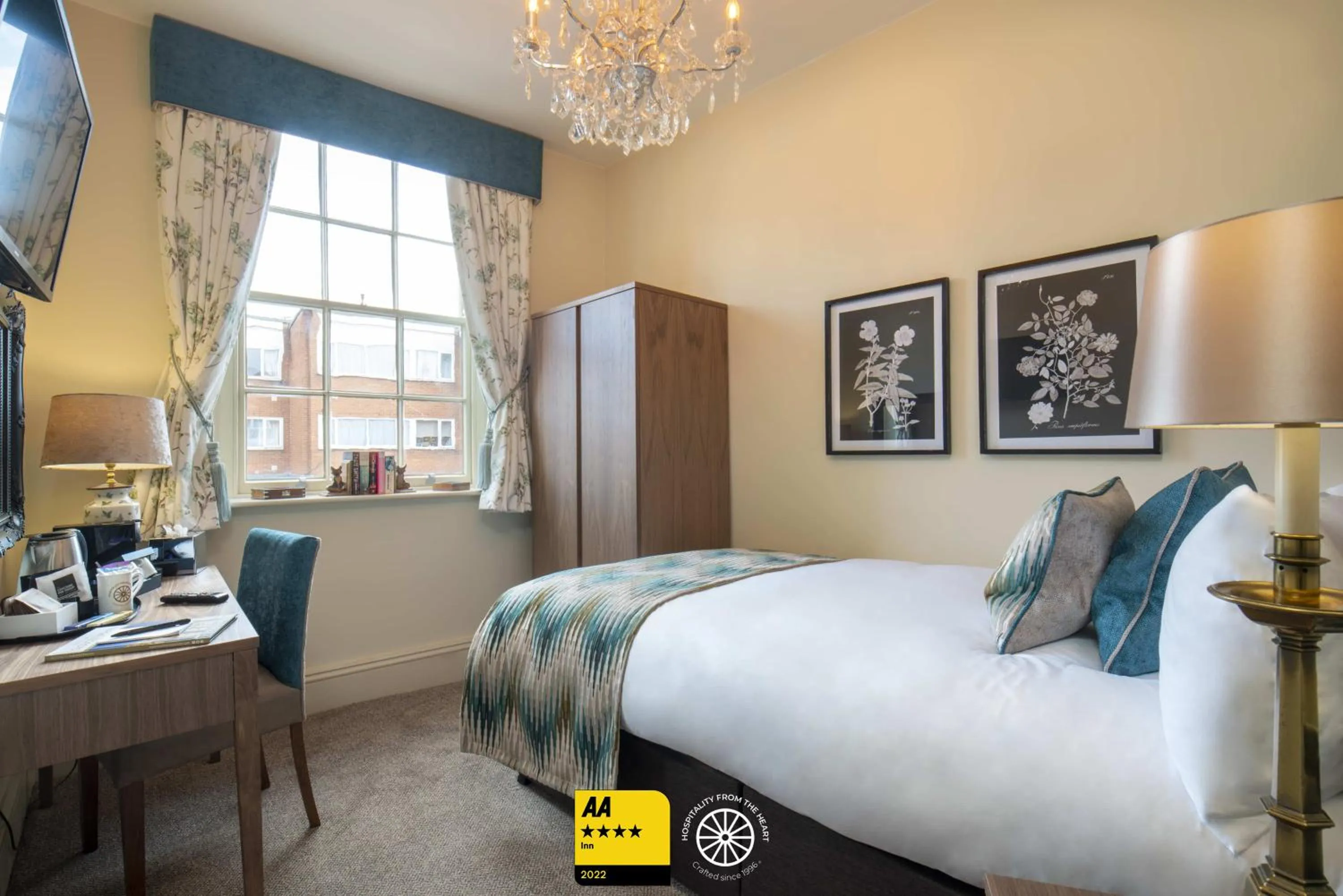 Bed in The Tudor House Hotel, Tewkesbury, Gloucestershire - The Coaching Inn Group
