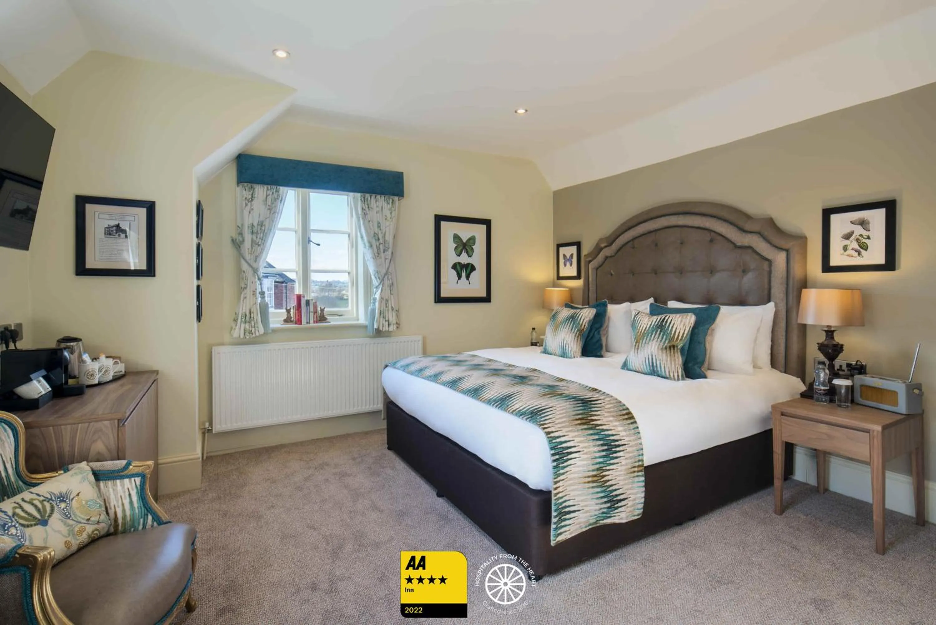 Bed in The Tudor House Hotel, Tewkesbury, Gloucestershire - The Coaching Inn Group