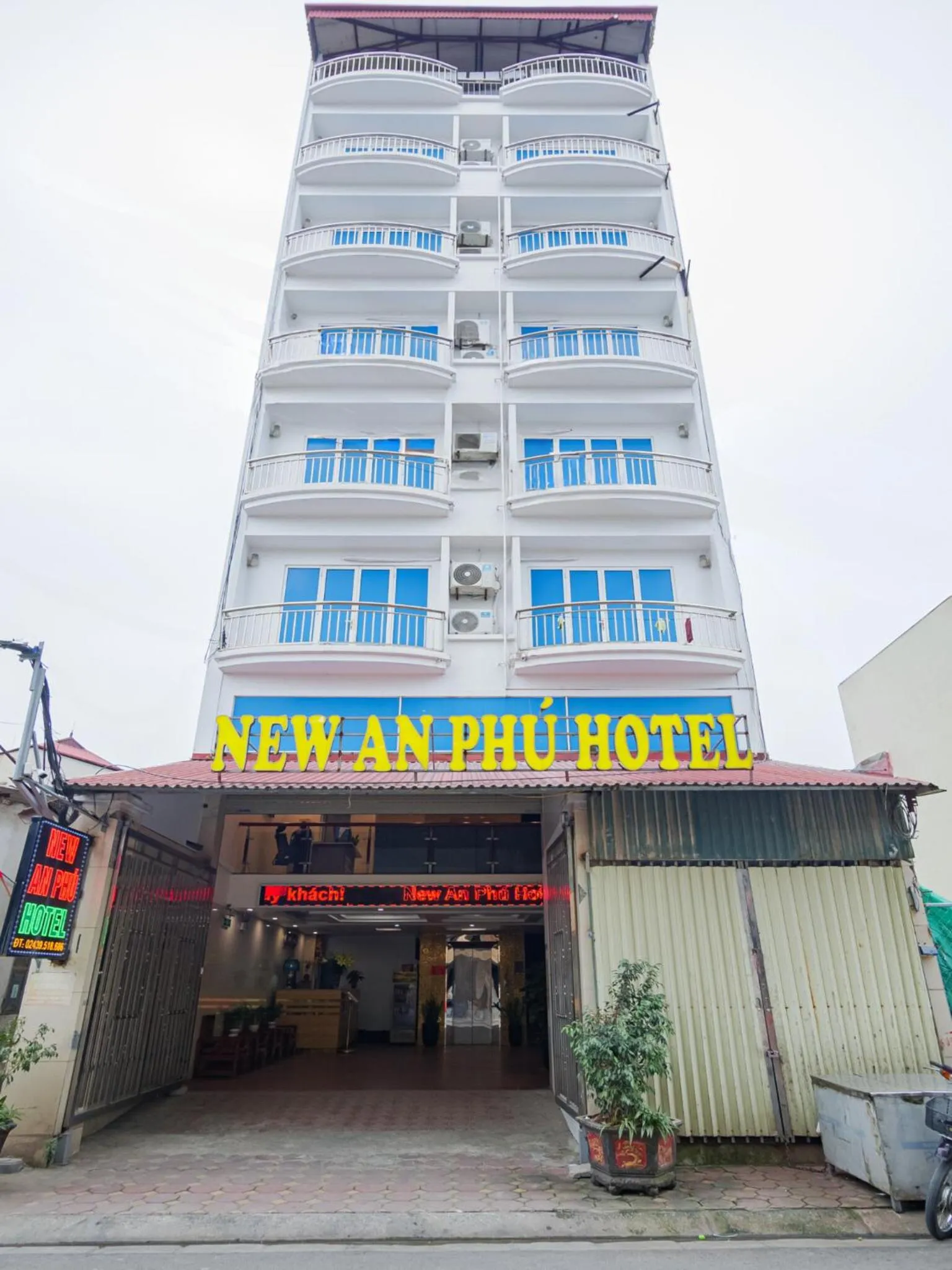 Property building in New An Phú Hotel