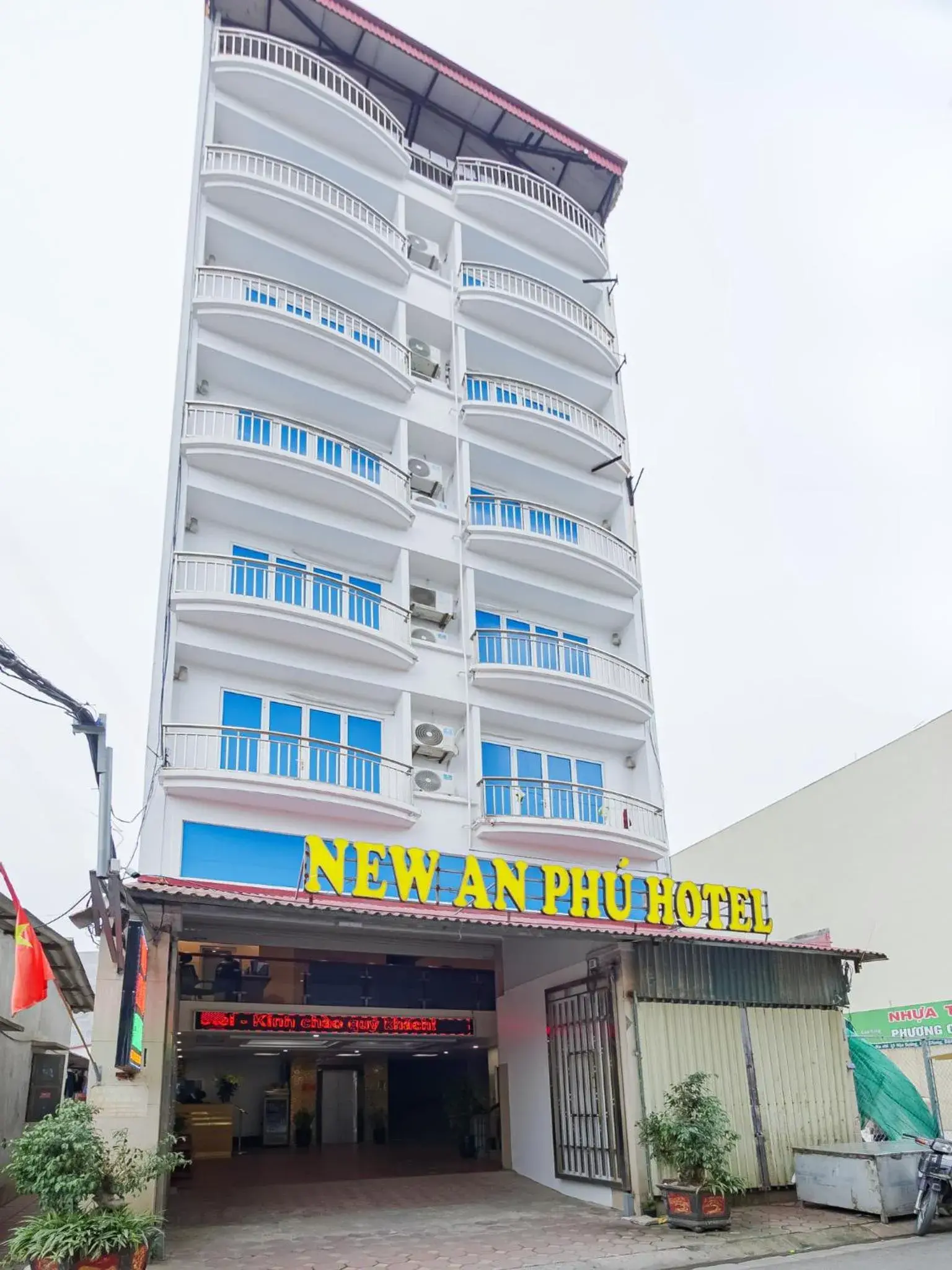 New An Phú Hotel New An Phú Hotel