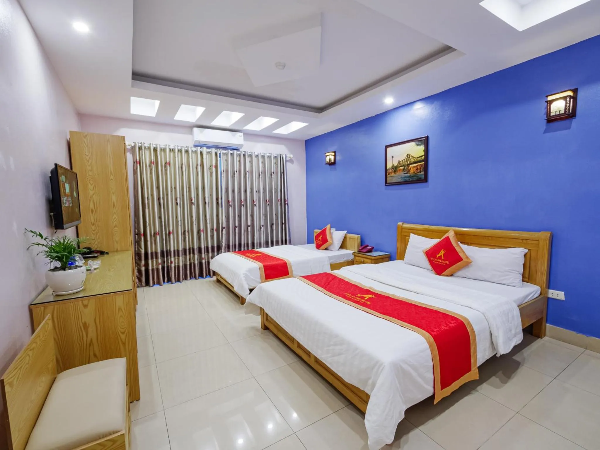 Photo of the whole room, Bed in New An Phú Hotel