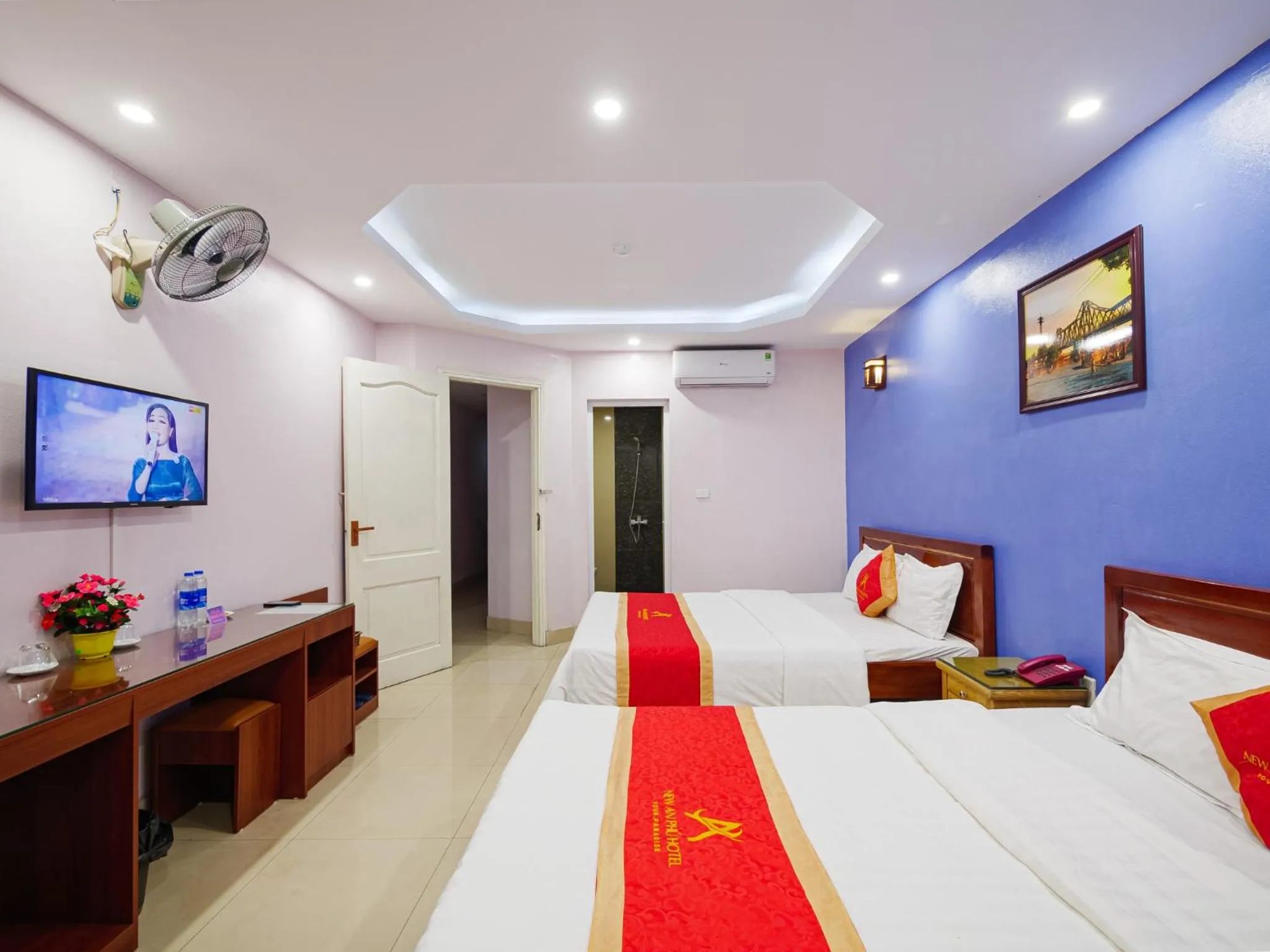 Photo of the whole room, Bed in New An Phú Hotel