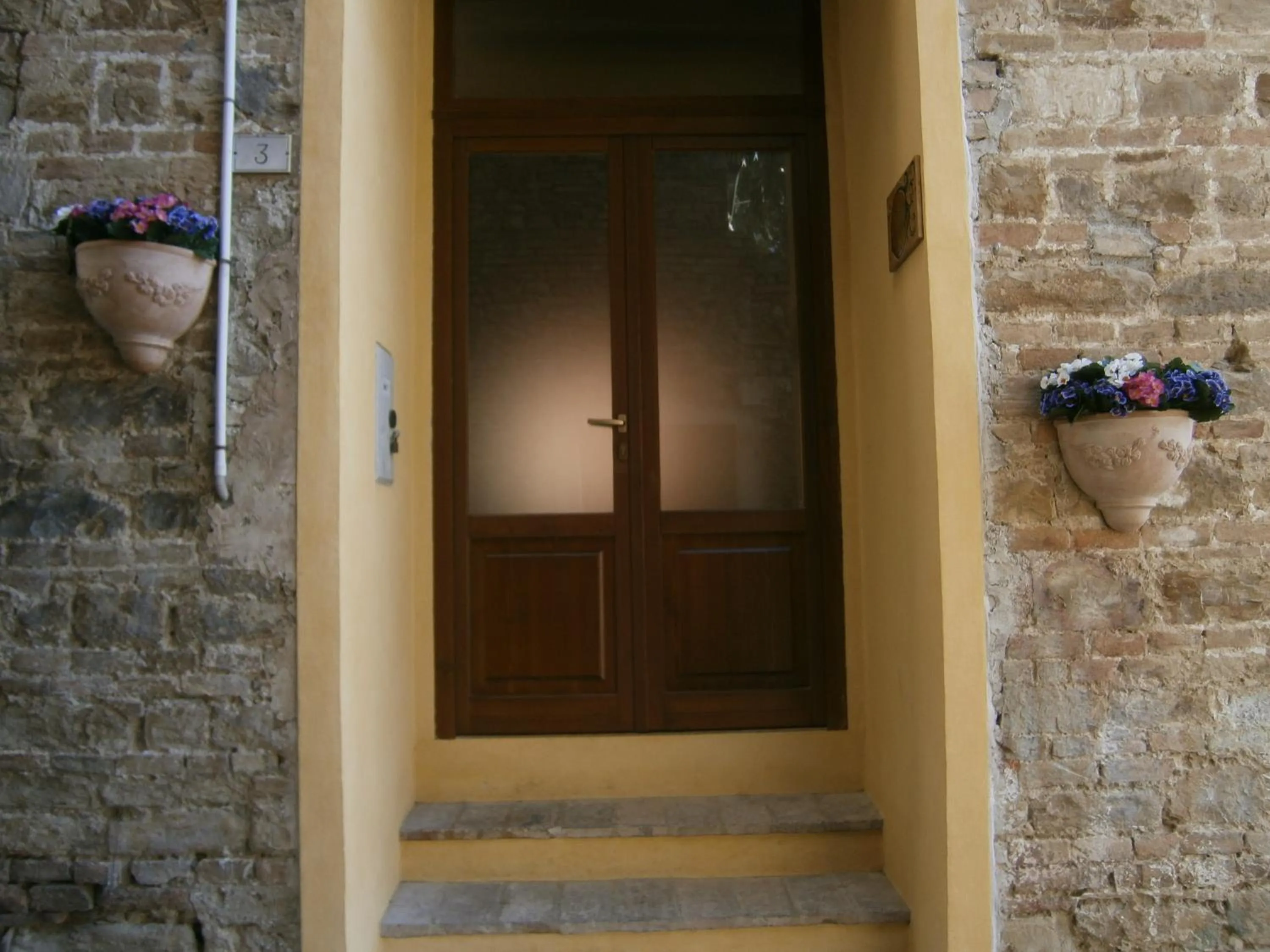 Facade/entrance in Lo Sfizio B&B