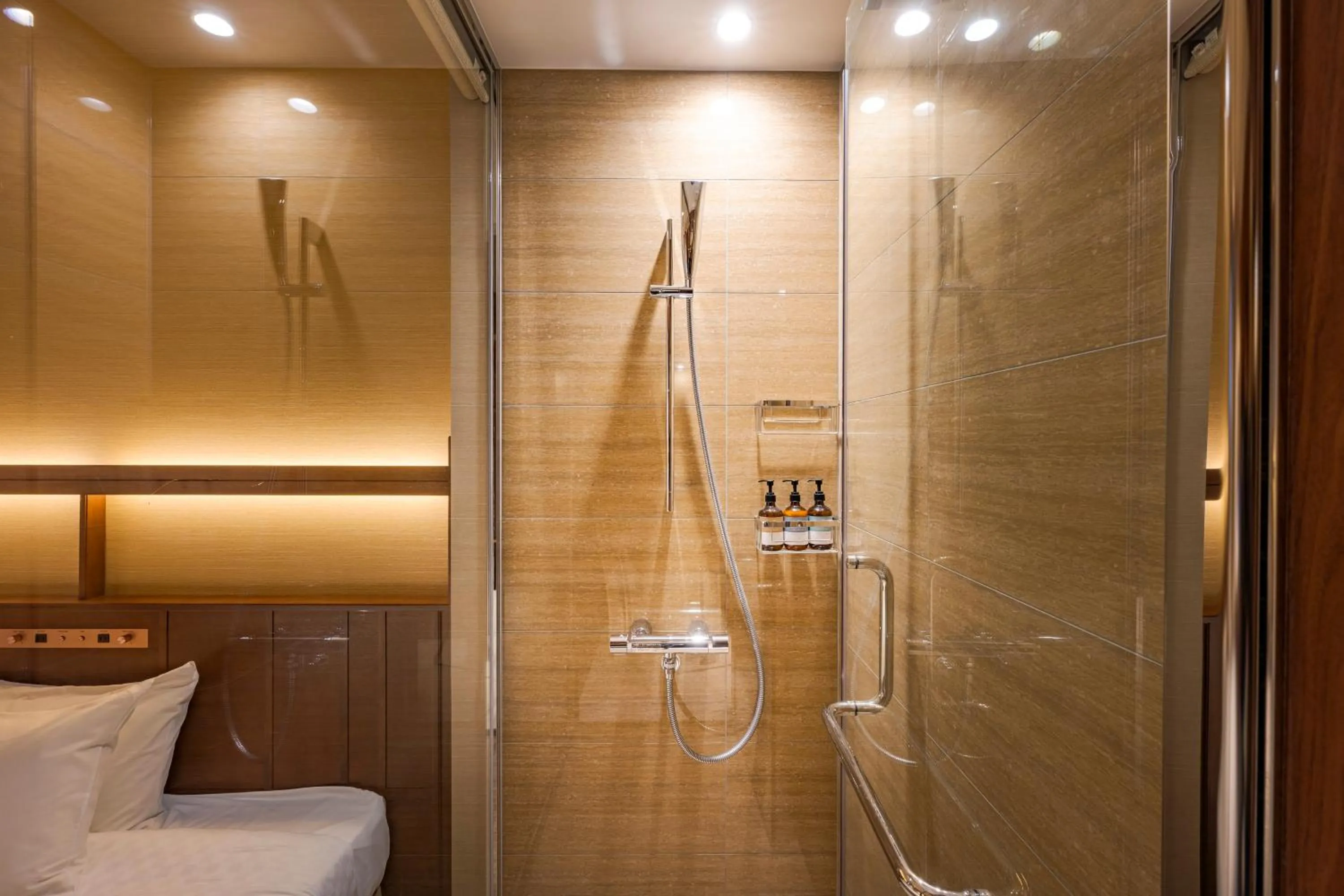 Bathroom in Candeo Hotels Osaka Hirakata