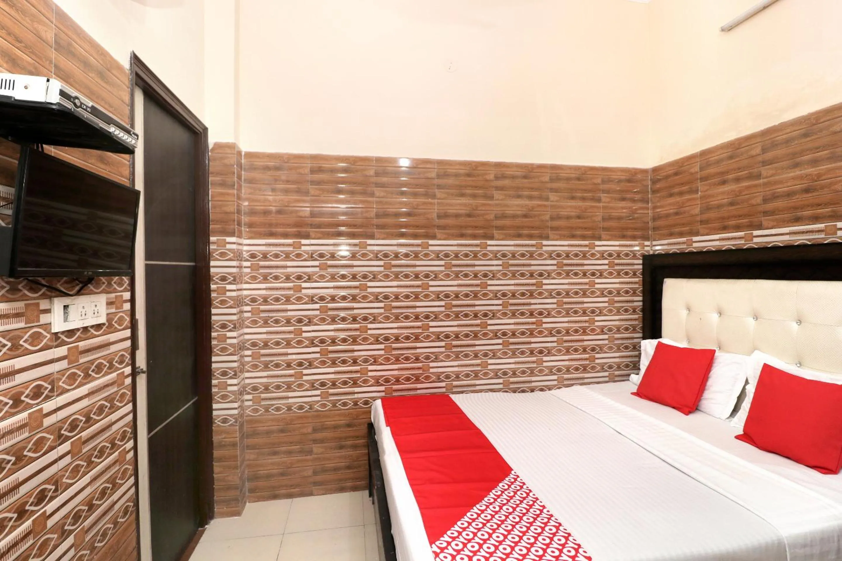 Bedroom, Bed in Hotel O Kapoor Residency
