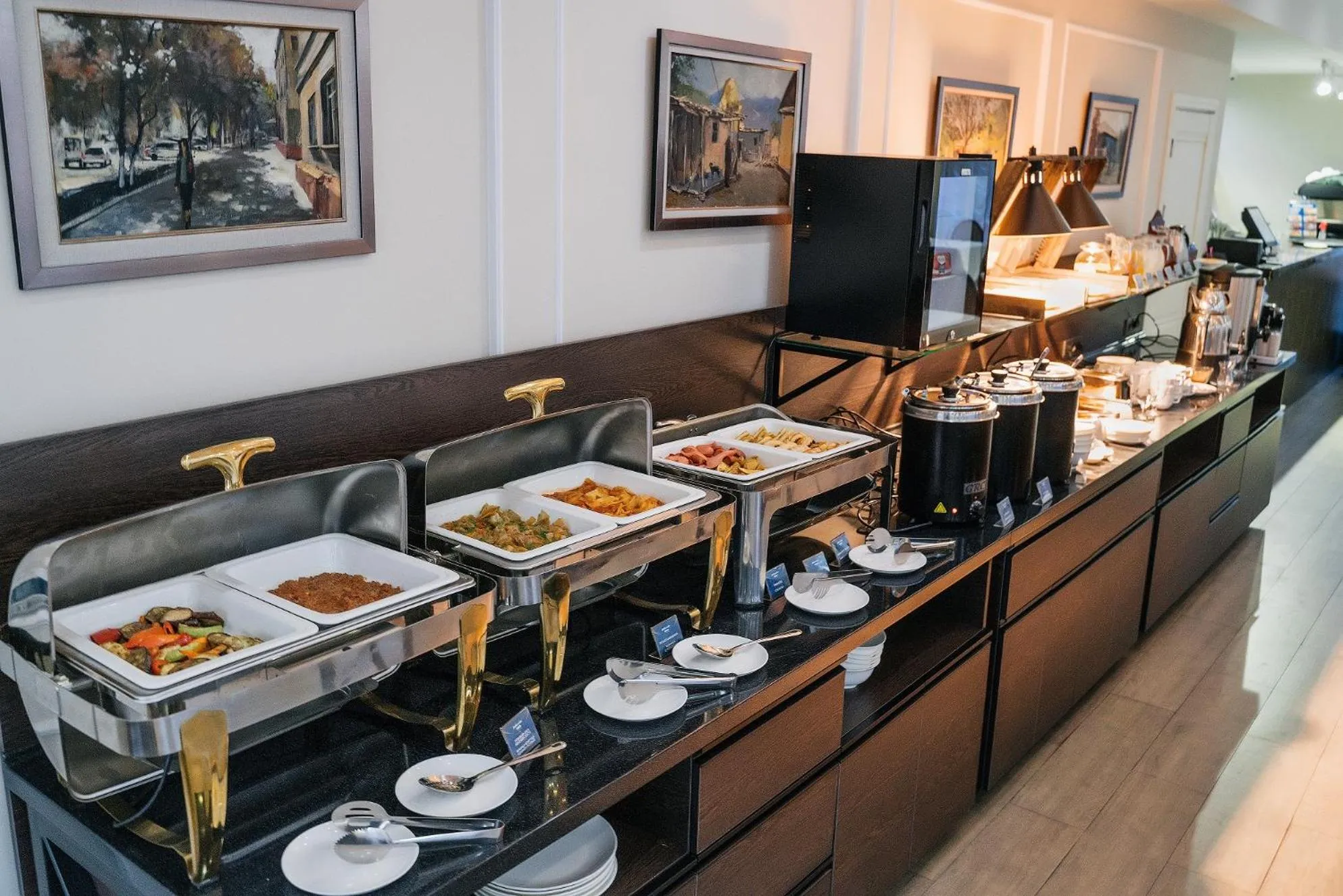 Restaurant/places to eat in Ambassador Hotel