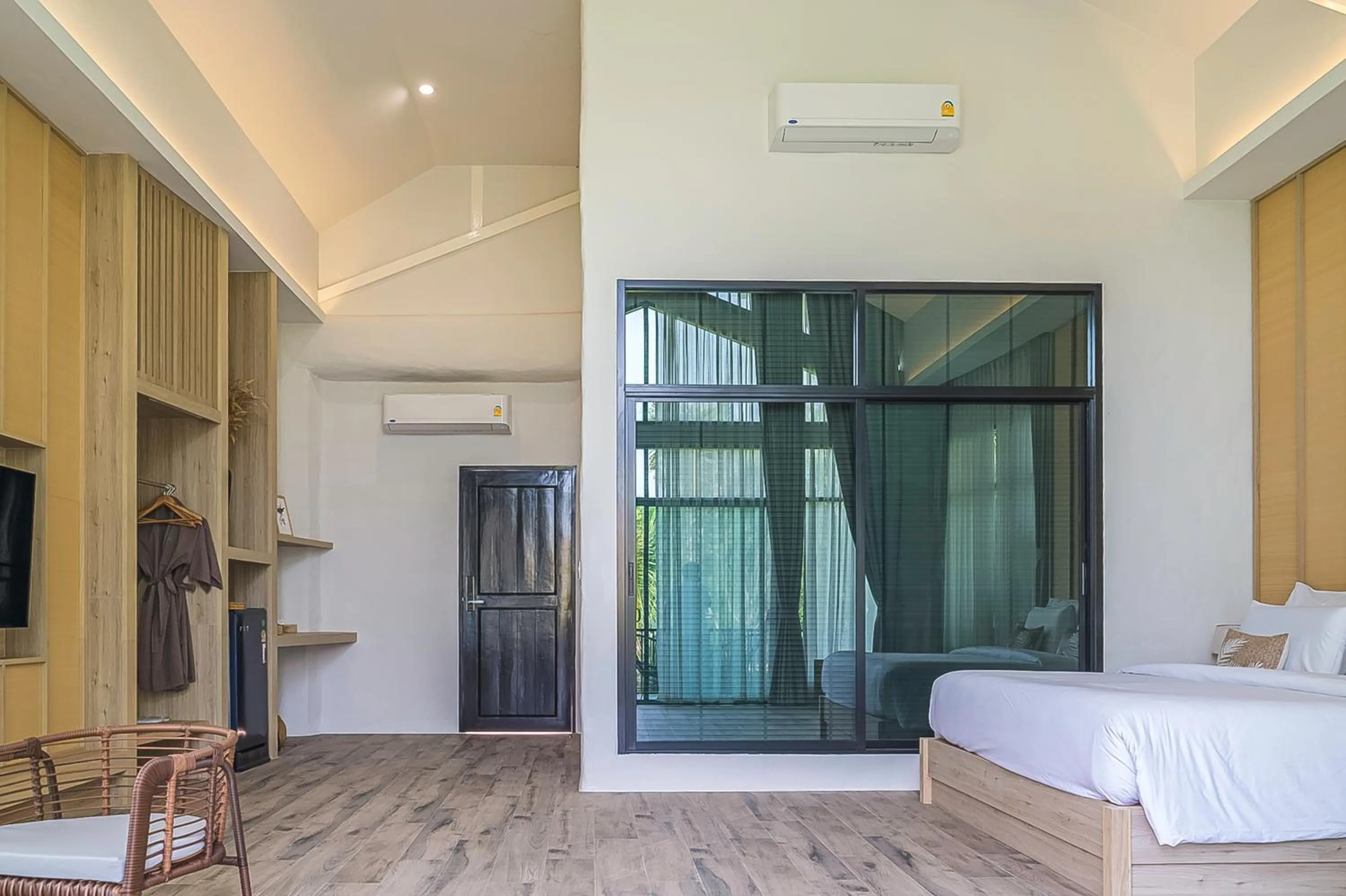 Bedroom, Bed in Villa De Leaf River Kaeng Krachan