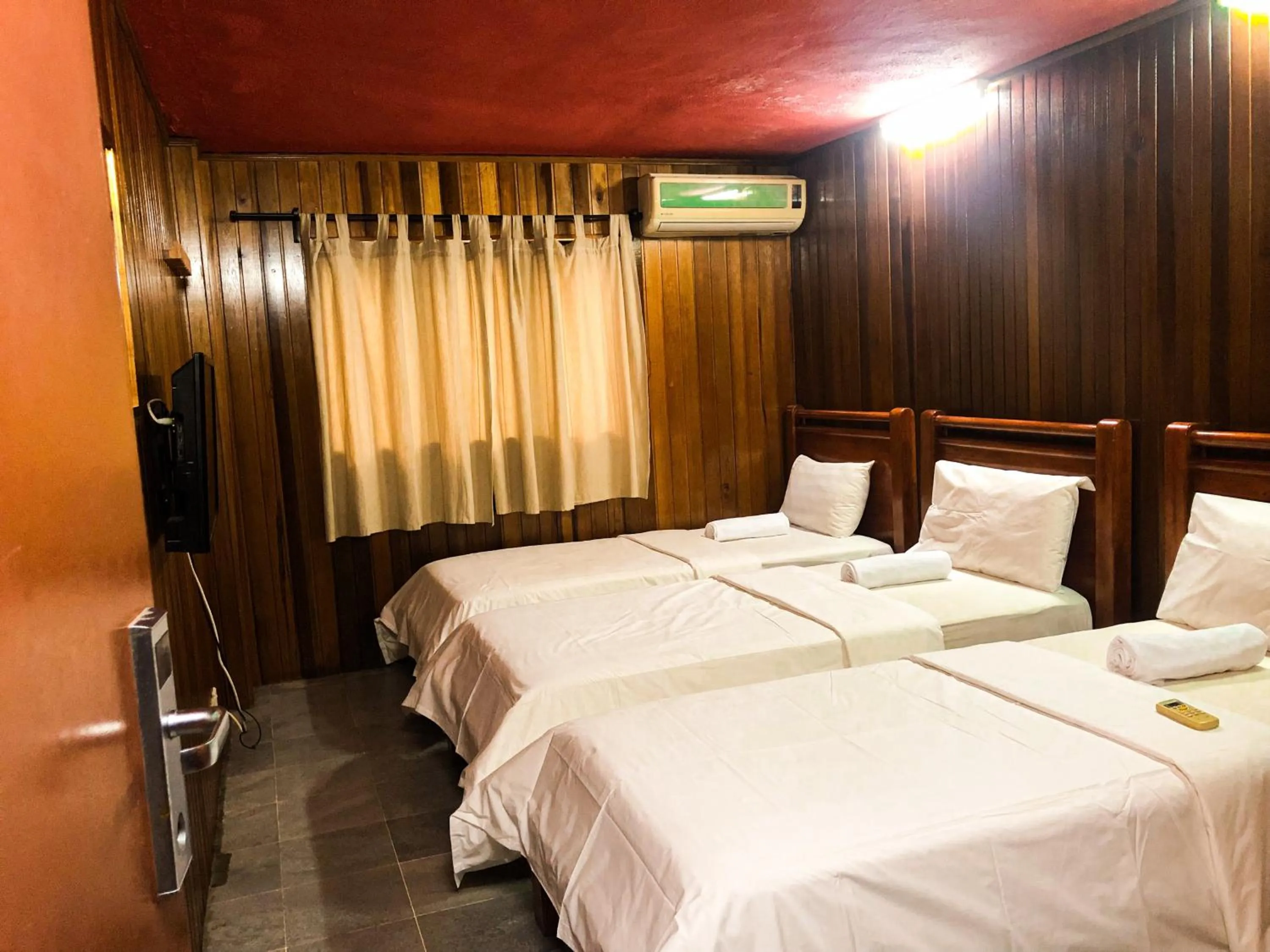 Bedroom, Bed in Hotel O I.villa Inn