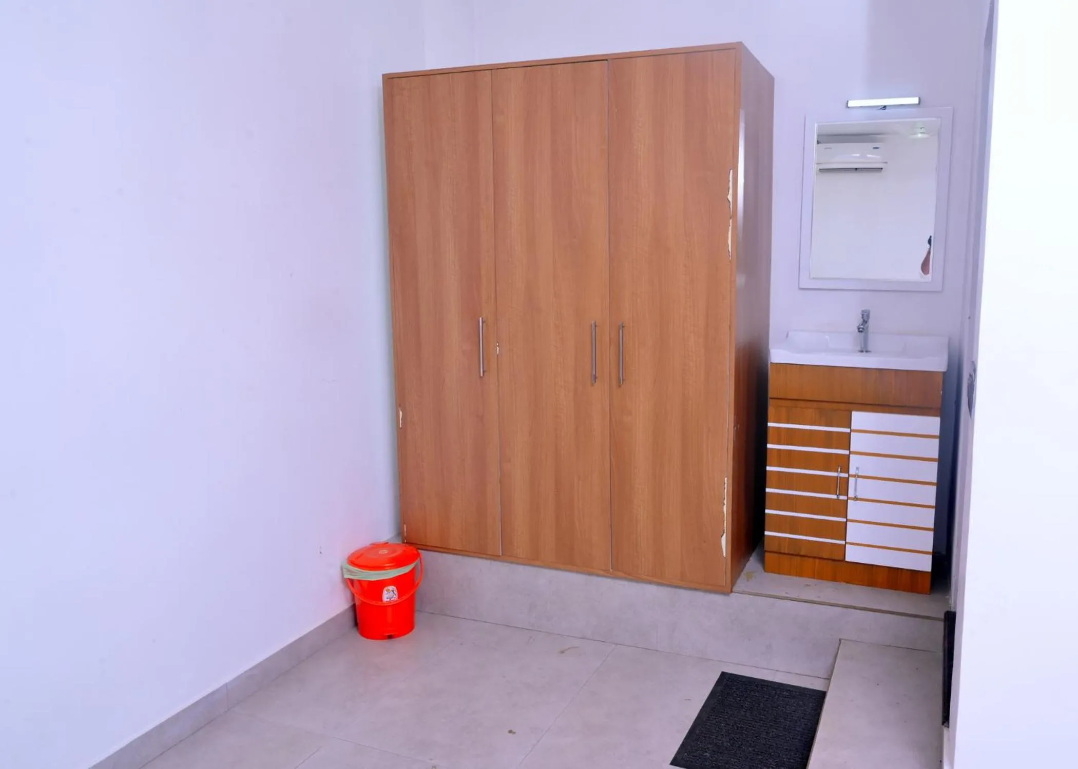 wardrobe in Chittinappilly Cottage