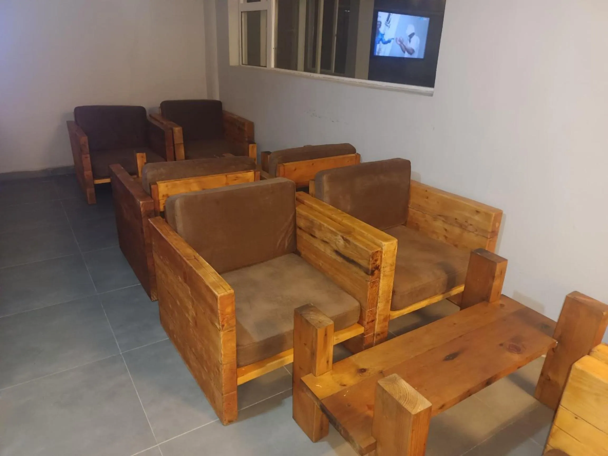 Lounge or bar in Skenyo Hotel & Apartments