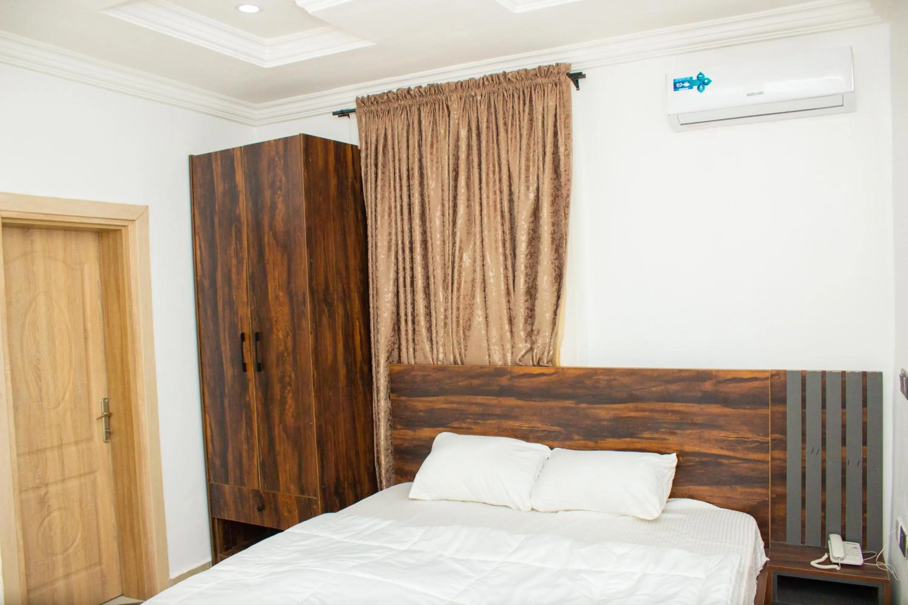 Bedroom, Bed in Skenyo Hotel & Apartments