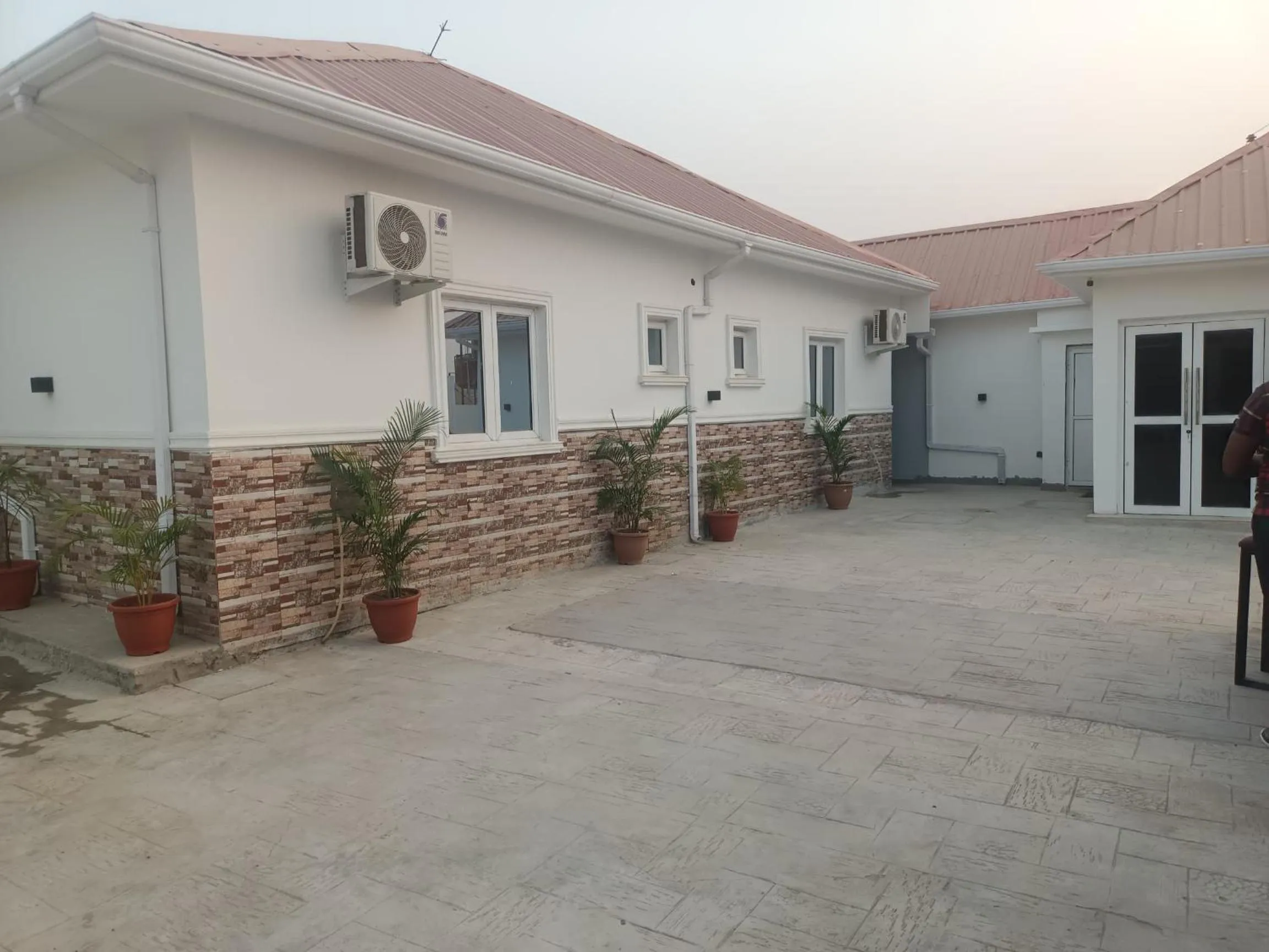 Property building in Skenyo Hotel & Apartments