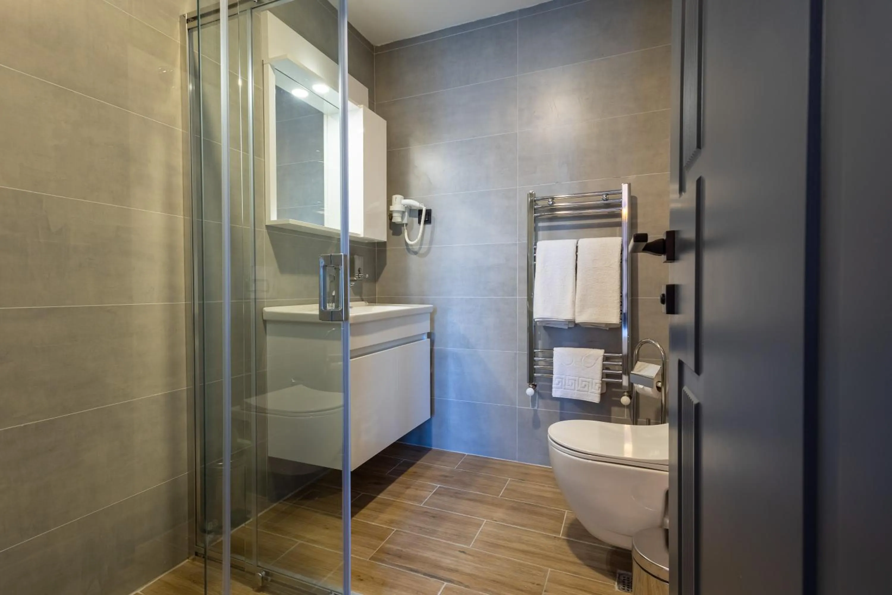 Bathroom in LELİKO SUITES