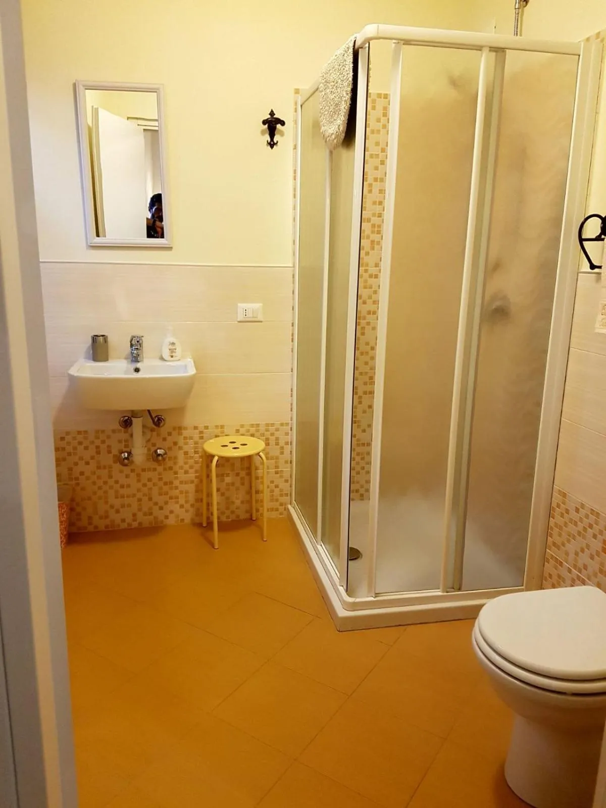 Shower in Cadorna Chalet