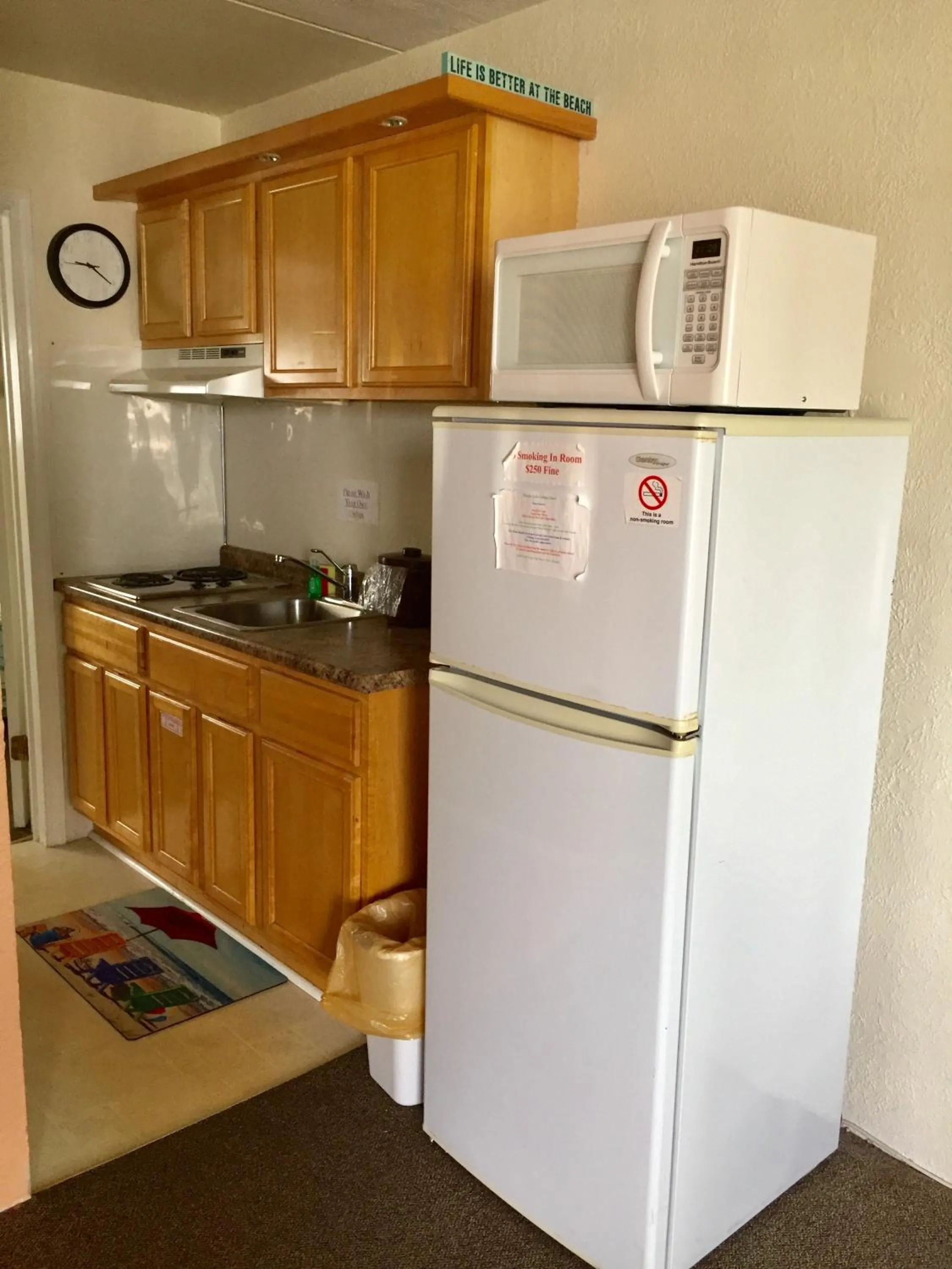 Kitchen or kitchenette in Lollipop Motel