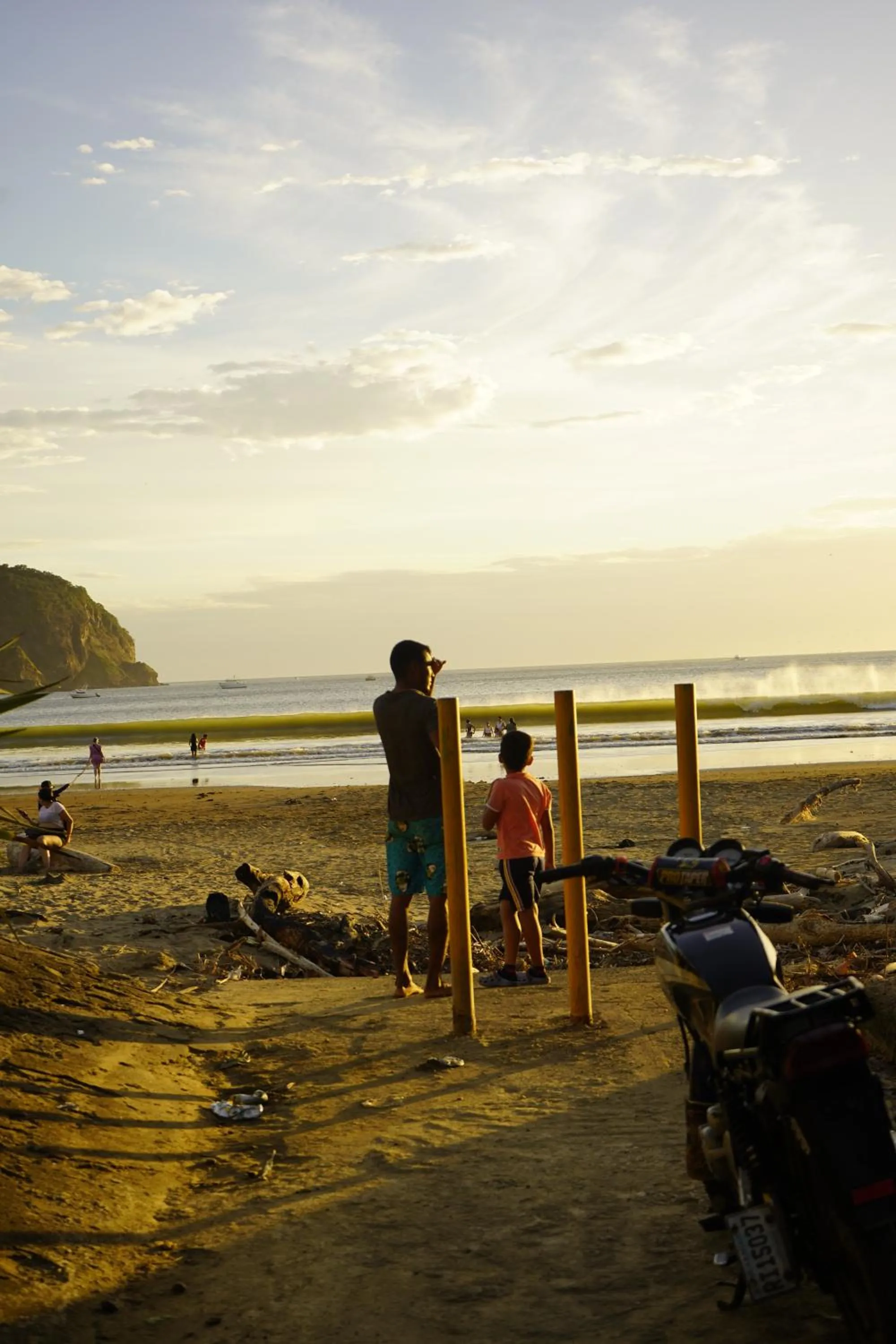 People in El Pacifico Hotel