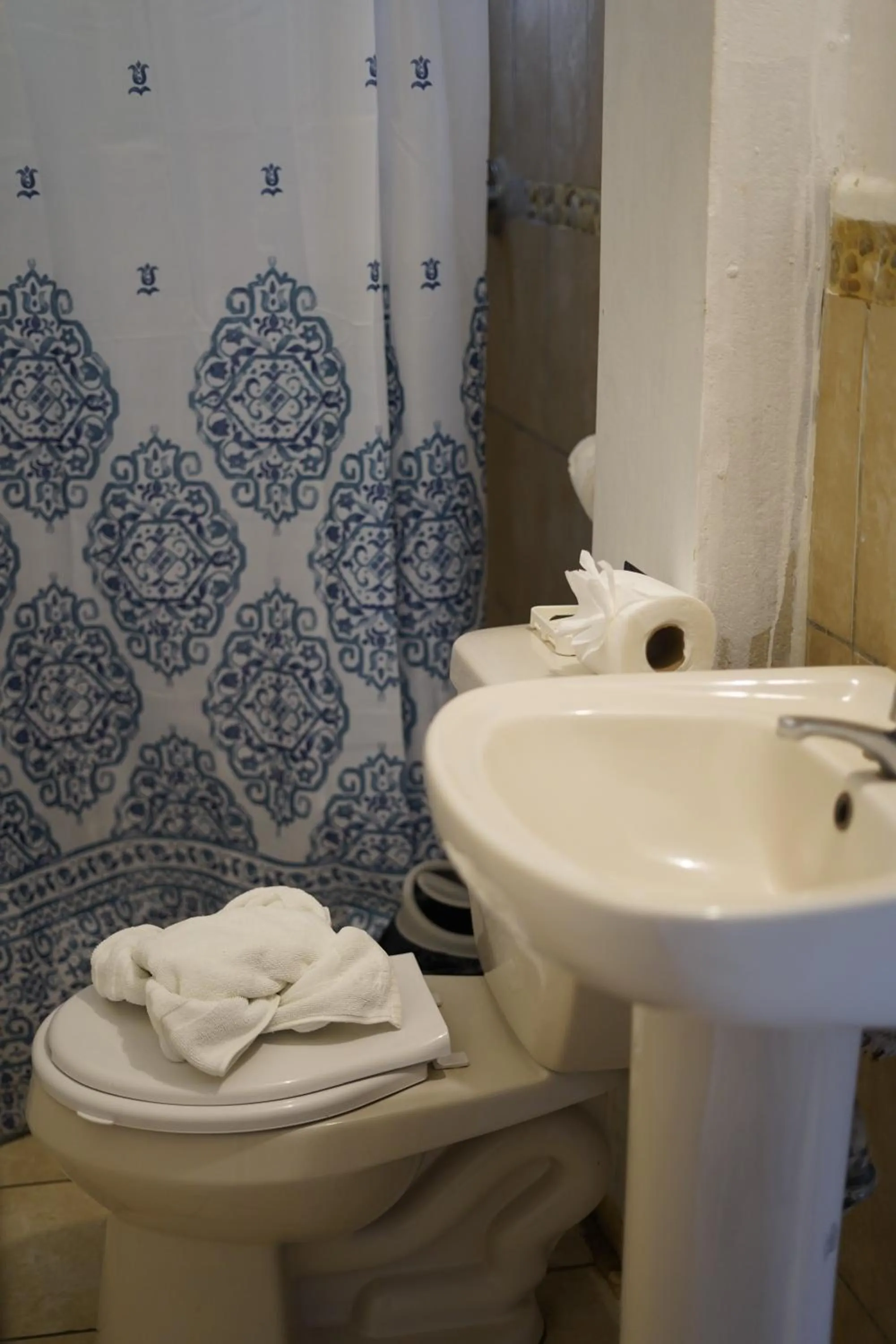 Bathroom in El Pacifico Hotel