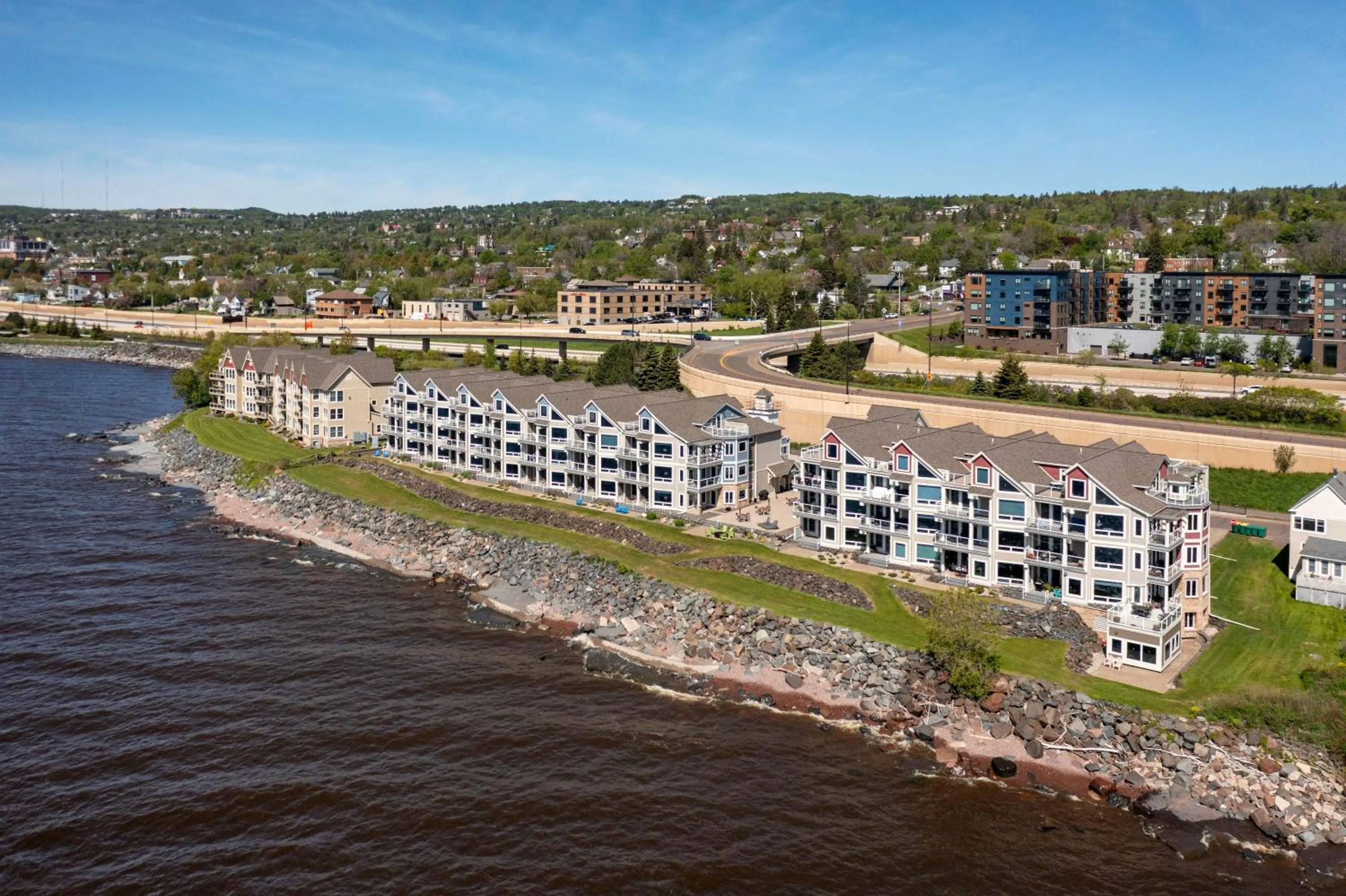 Property building in Beacon Pointe on Lake Superior