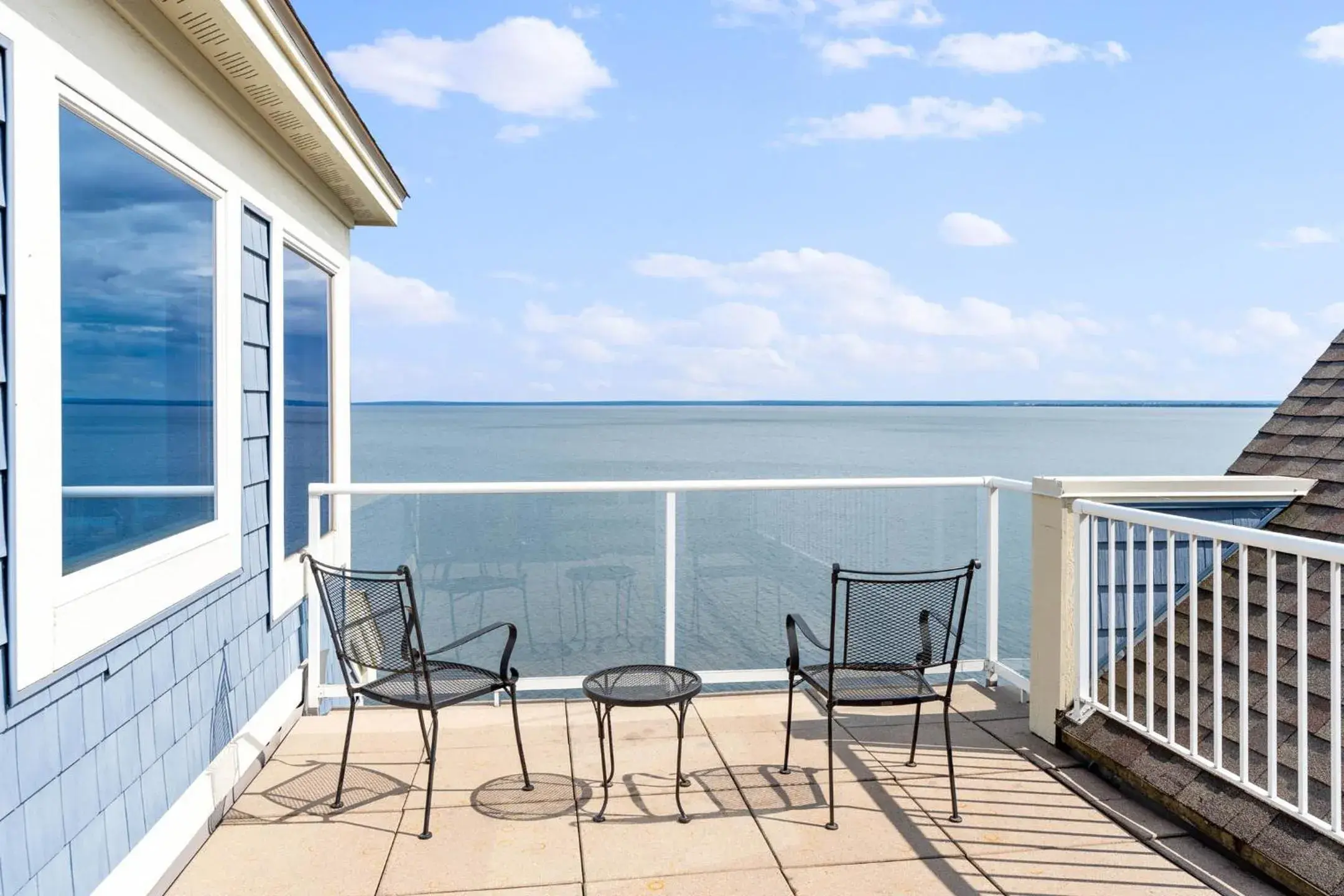 One-Bedroom Penthouse Suite in Beacon Pointe on Lake Superior One-Bedroom Penthouse Suite in Beacon Pointe on Lake Superior