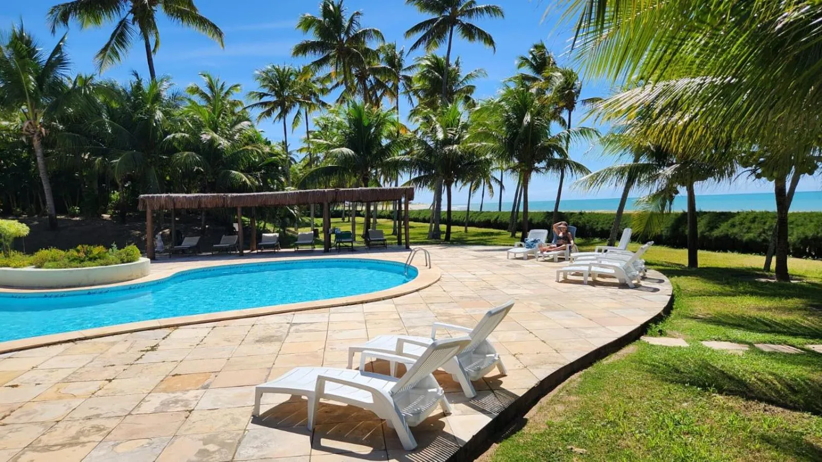 Swimming pool in Siri Paraiso Hotel