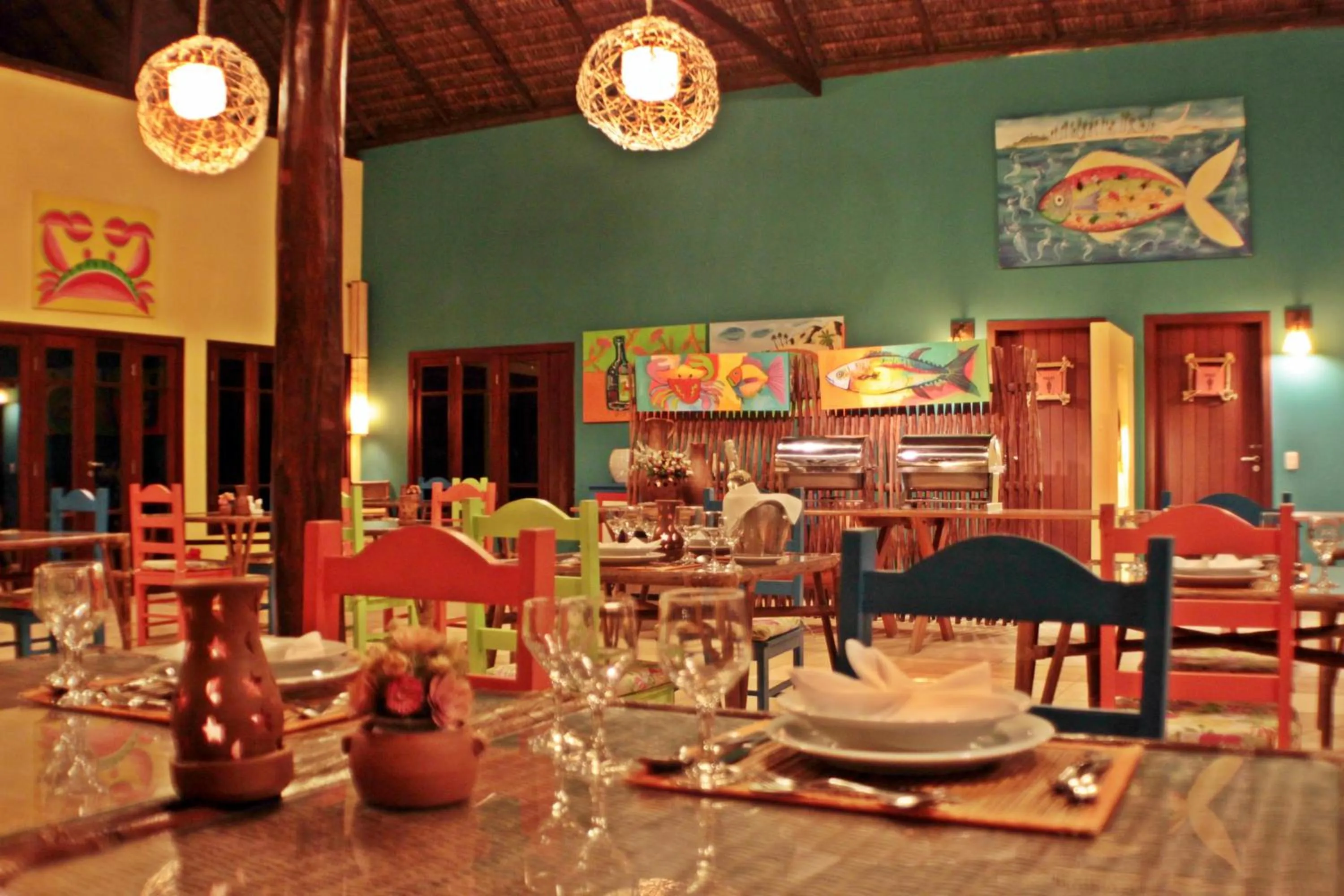 Restaurant/places to eat in Siri Paraiso Hotel