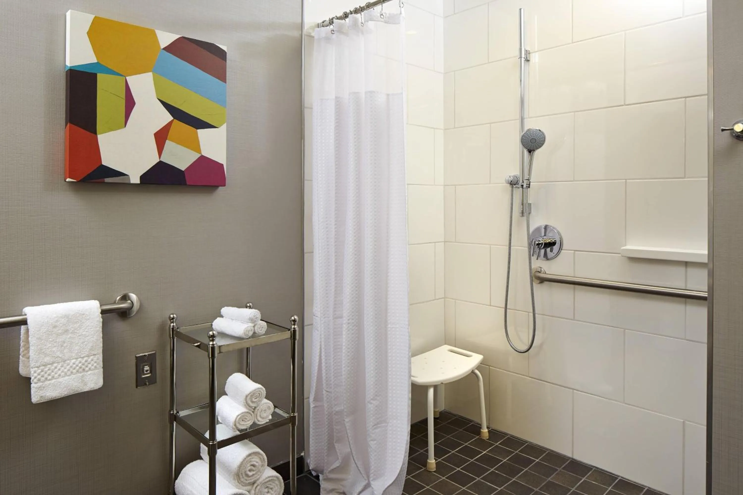 Bathroom in Courtyard by Marriott Sunnyvale Silicon Valley