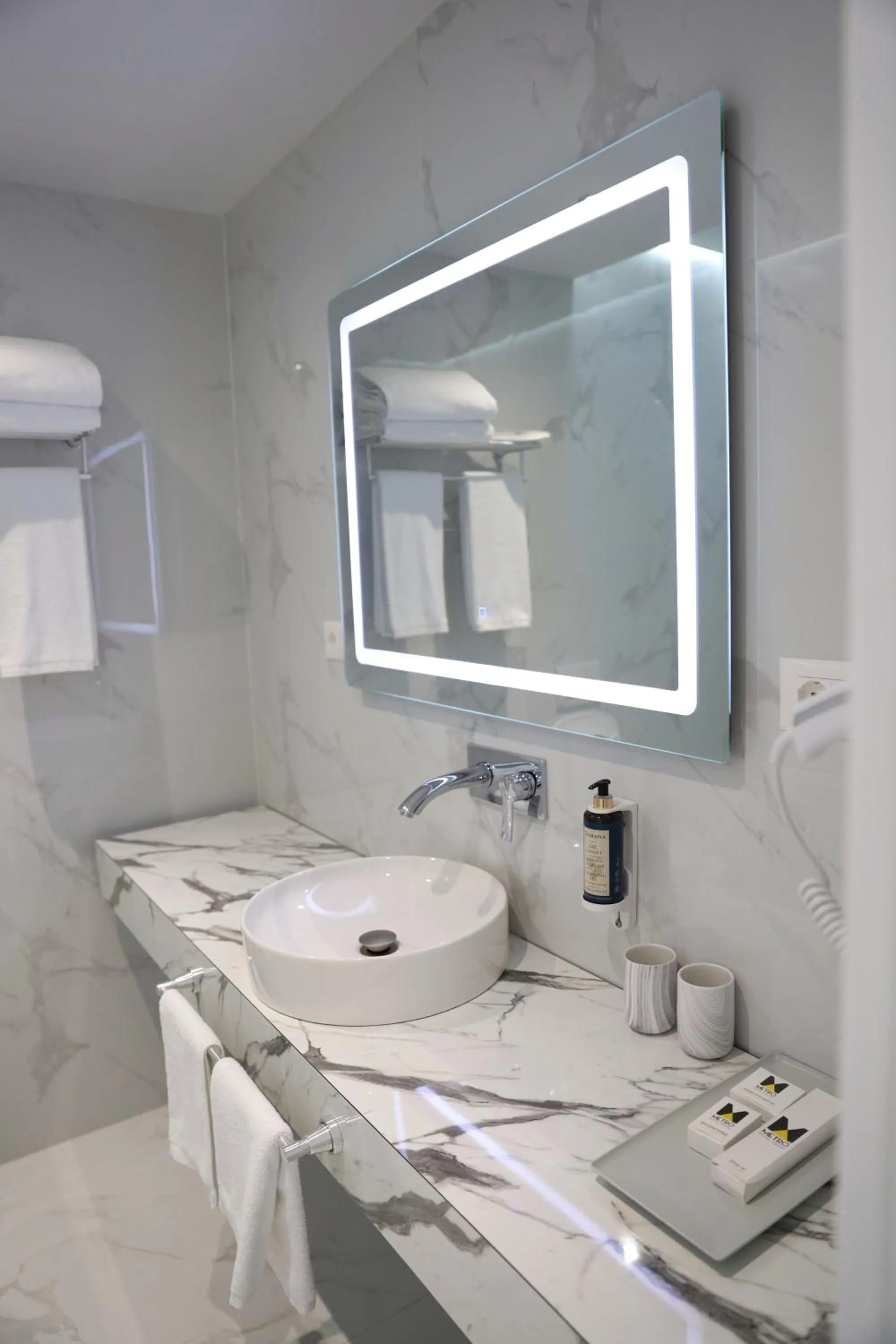 Bathroom in Metro Hotel Terminal