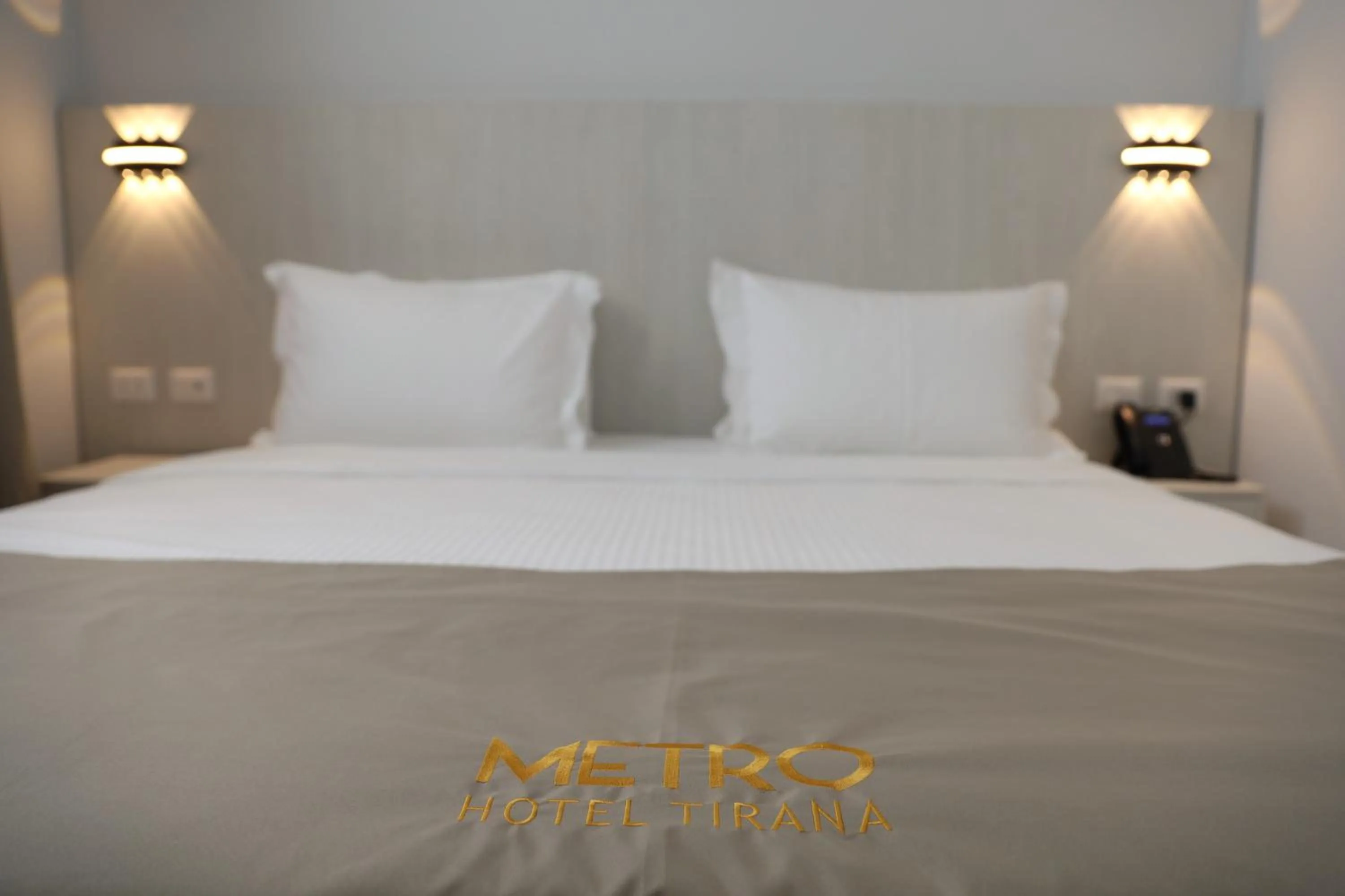 Bed in Metro Hotel Terminal