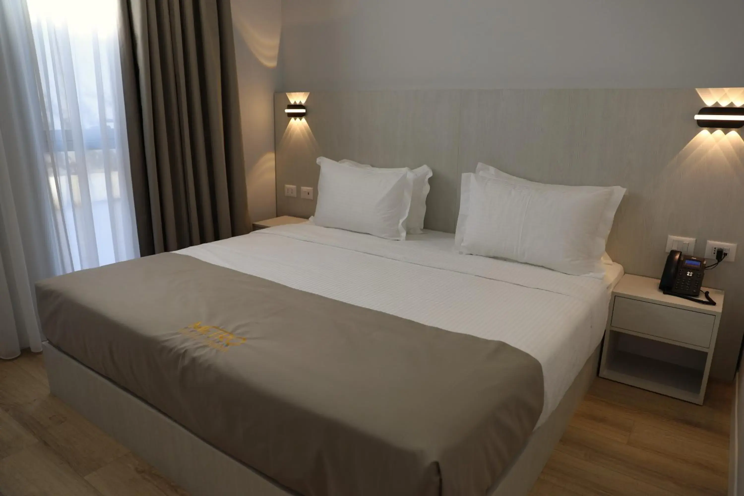 Junior Suite in Metro Hotel Terminal Junior Suite in Metro Hotel Terminal