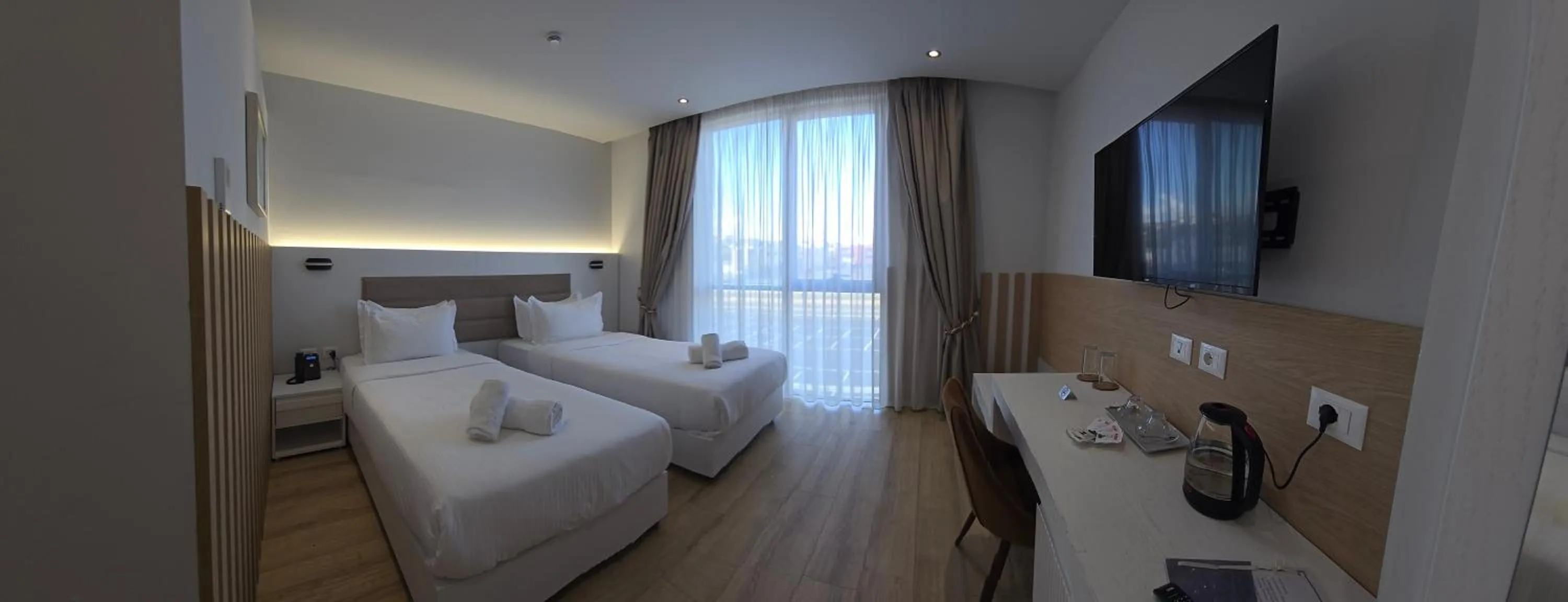 Bedroom, Bed in Metro Hotel Terminal