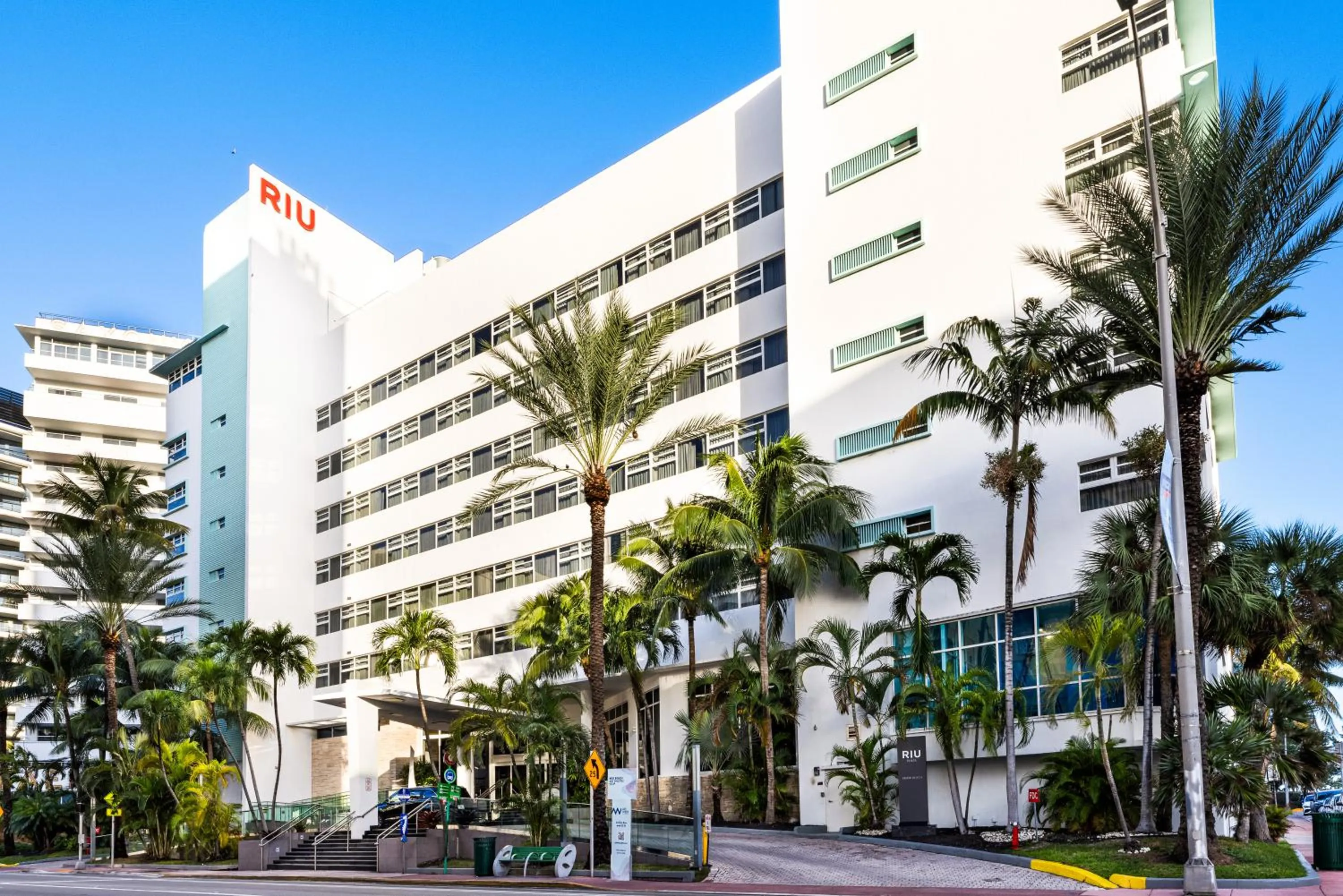 Property building in Riu Plaza Miami Beach