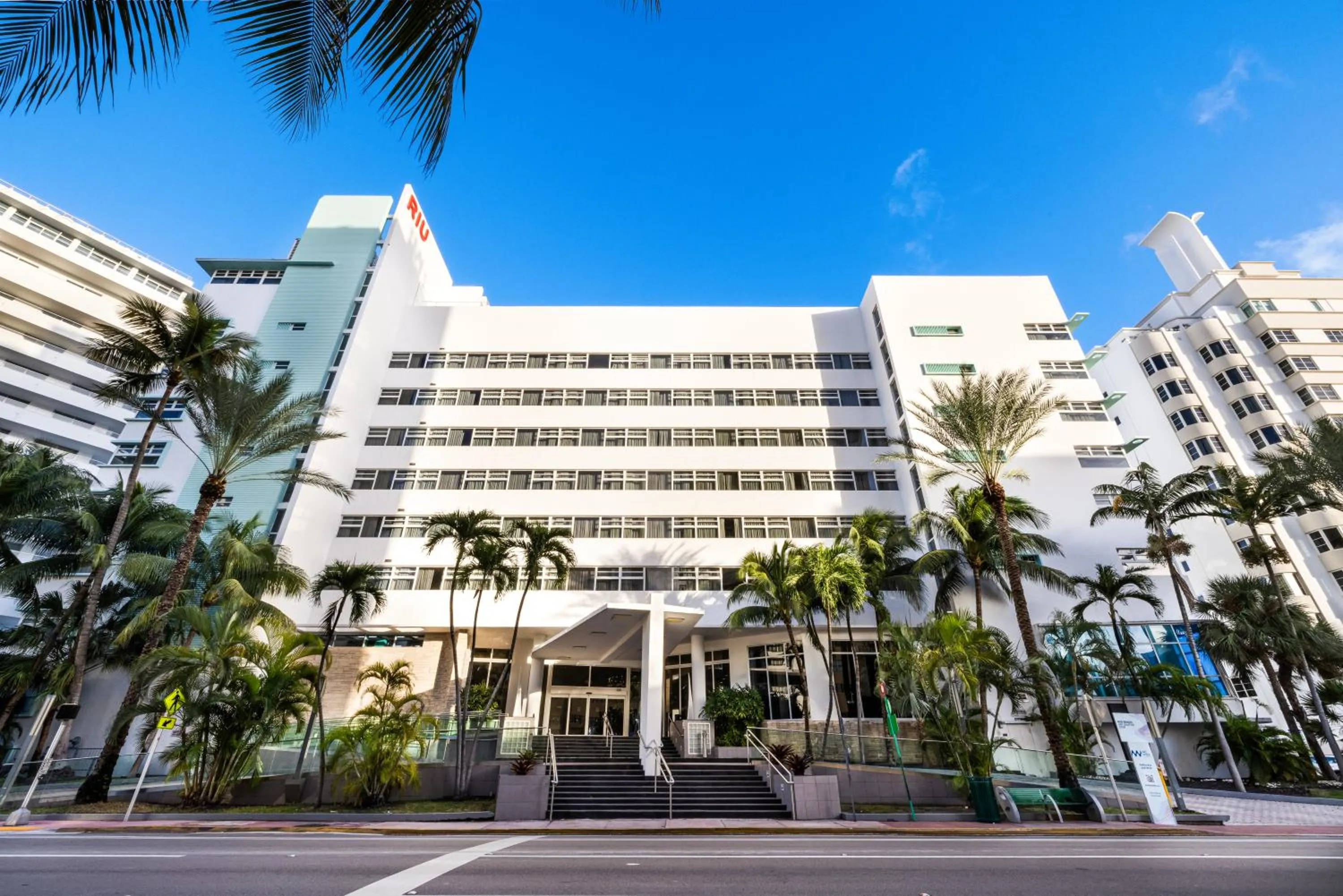 Property building in Riu Plaza Miami Beach