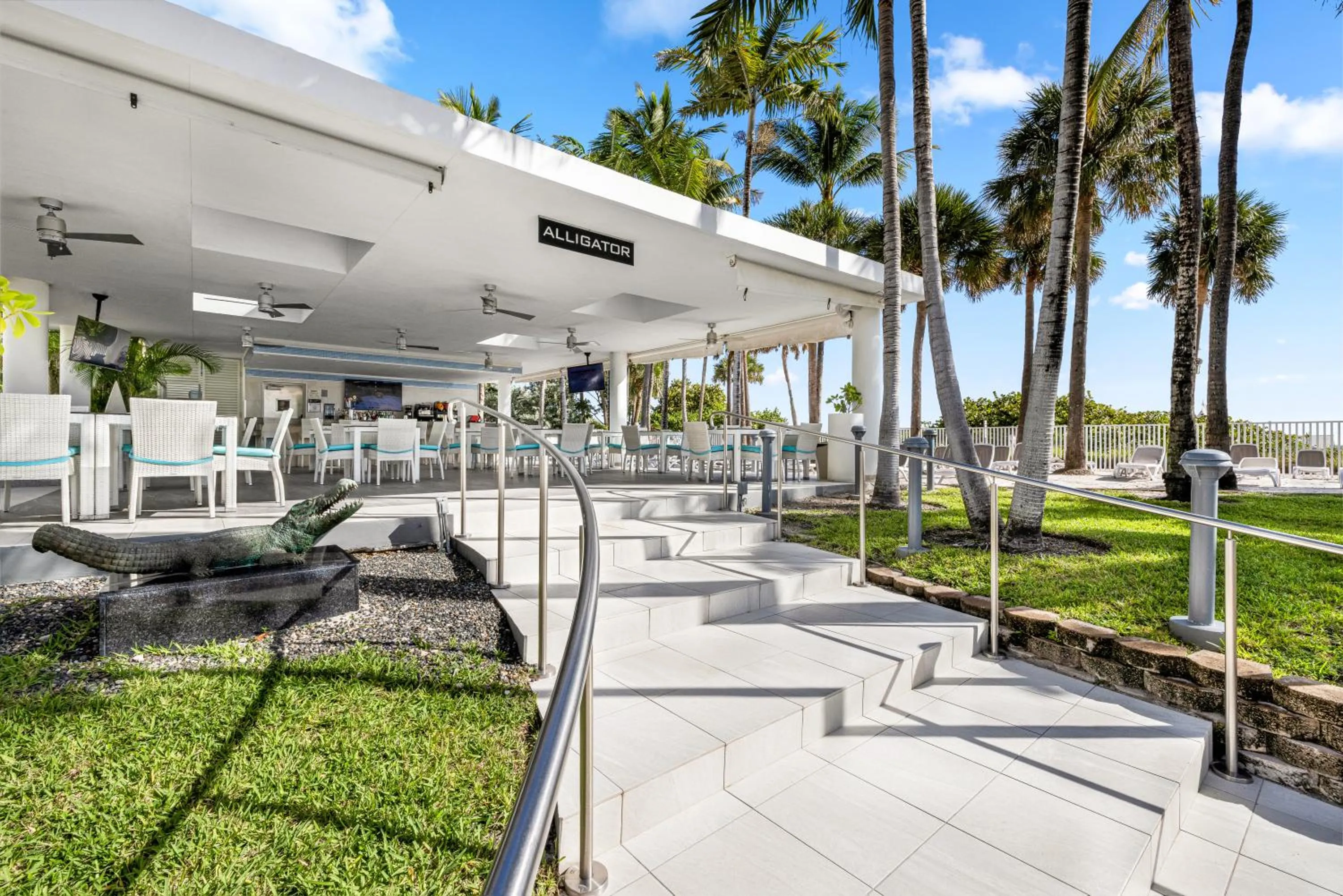 Restaurant/places to eat in Riu Plaza Miami Beach