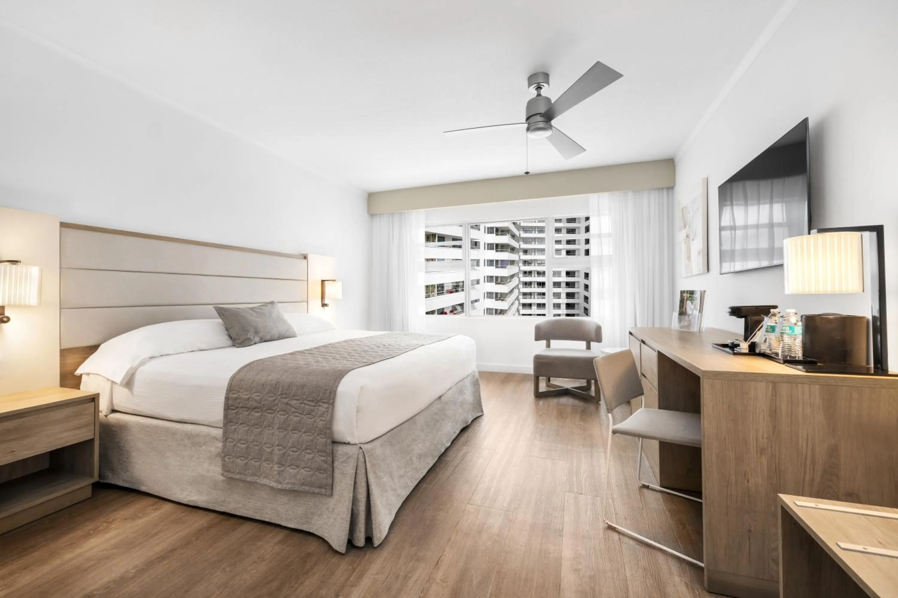 Bed in Riu Plaza Miami Beach