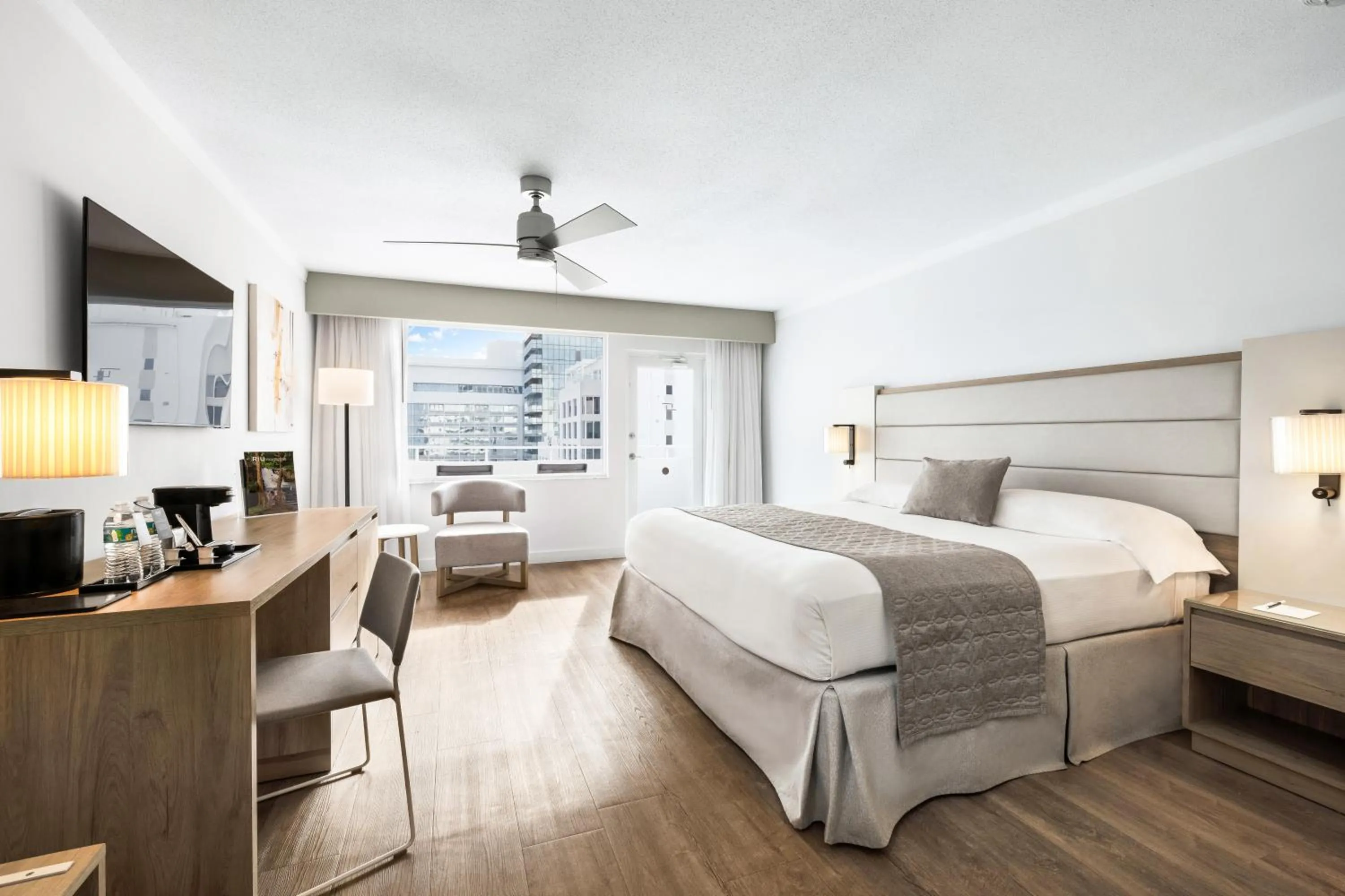 View (from property/room), Bed in Riu Plaza Miami Beach