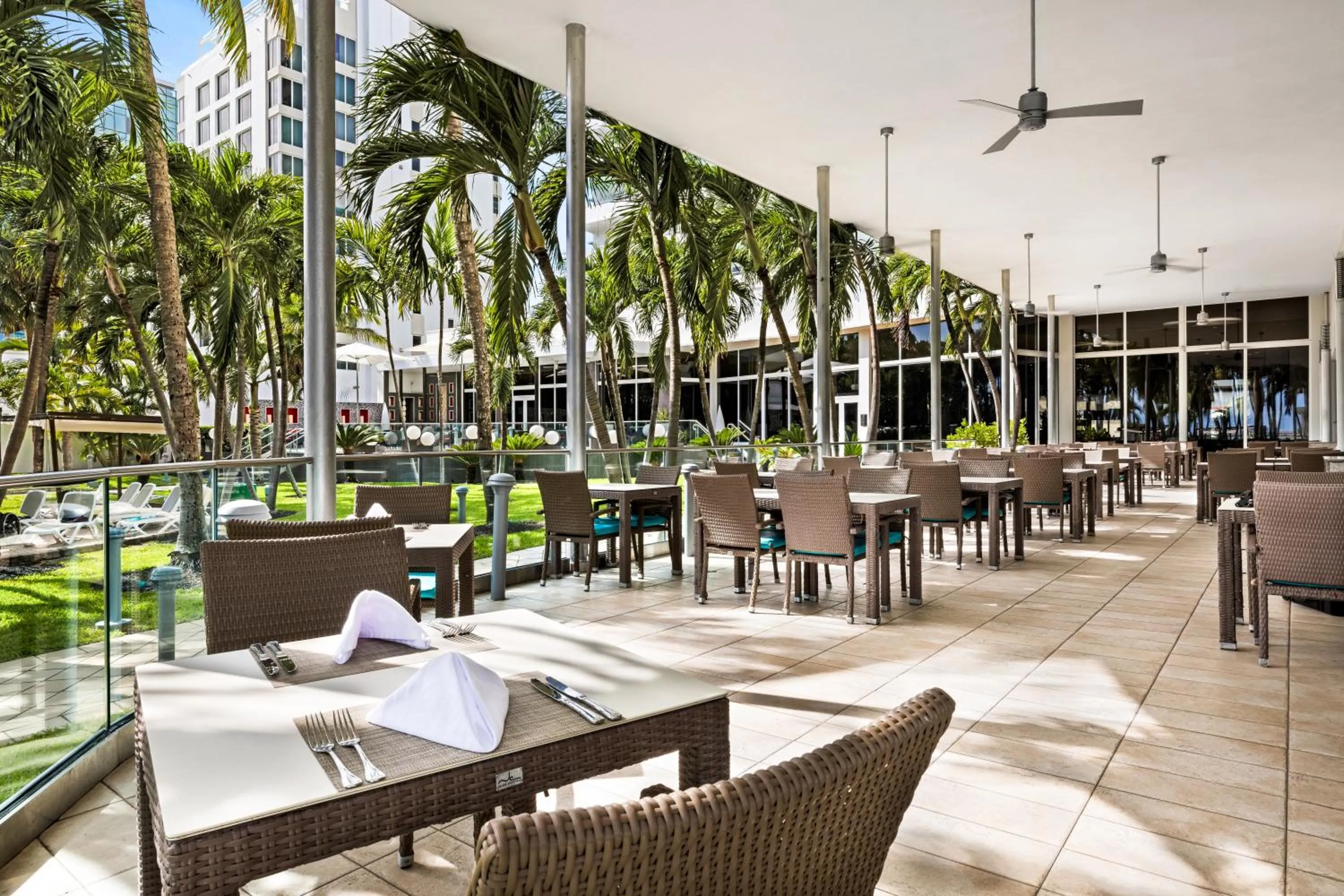 Restaurant/places to eat in Riu Plaza Miami Beach