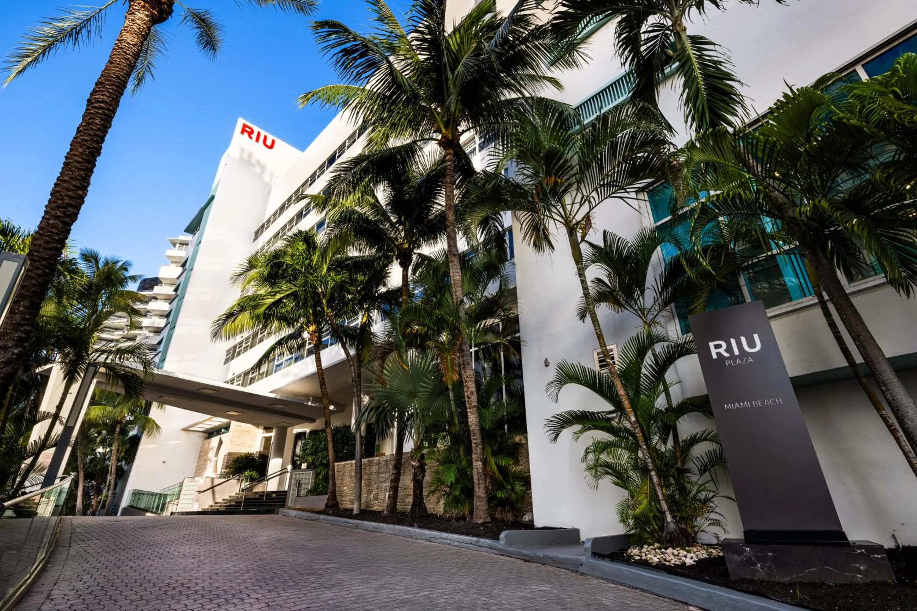 Property logo or sign in Riu Plaza Miami Beach