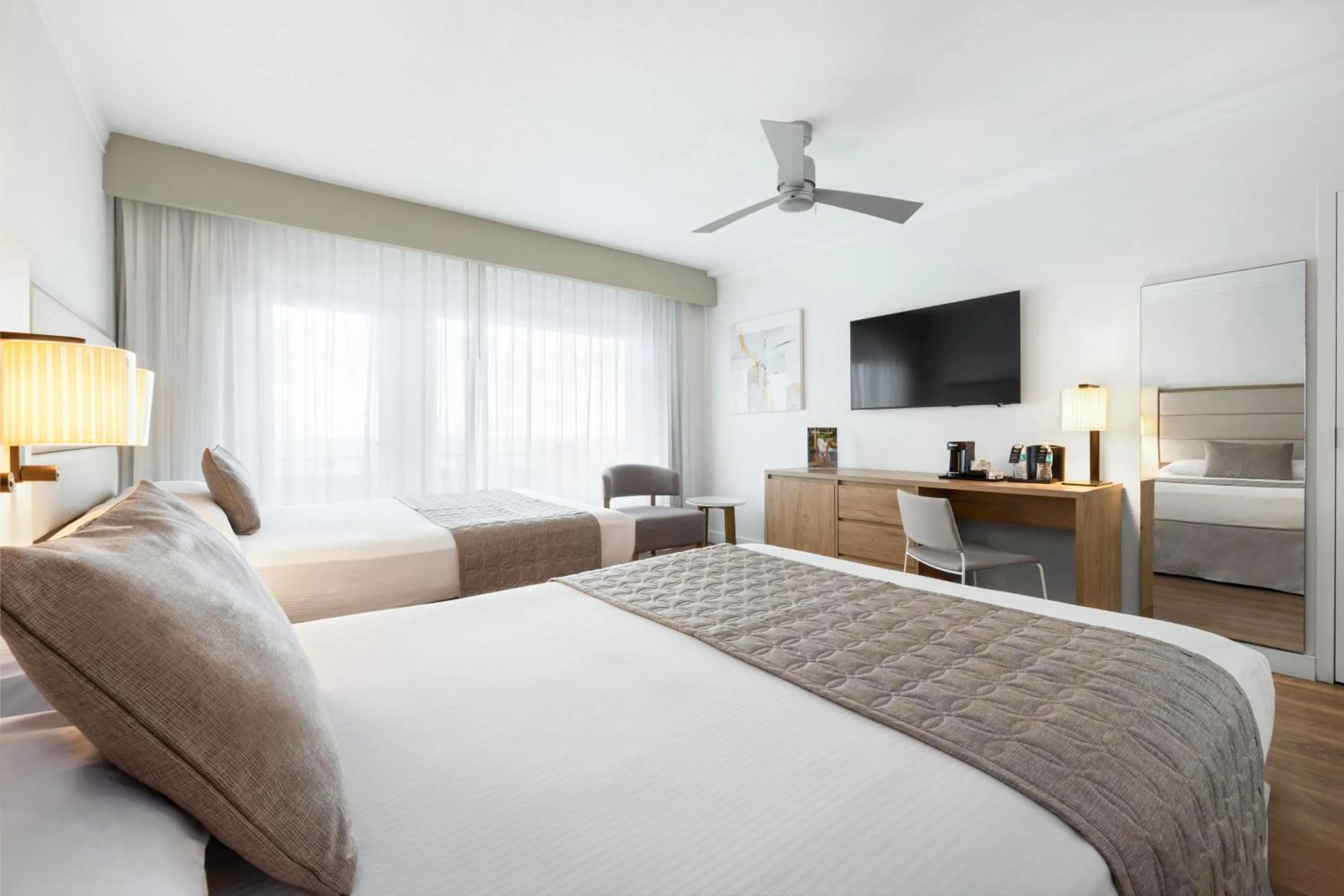 Bed in Riu Plaza Miami Beach