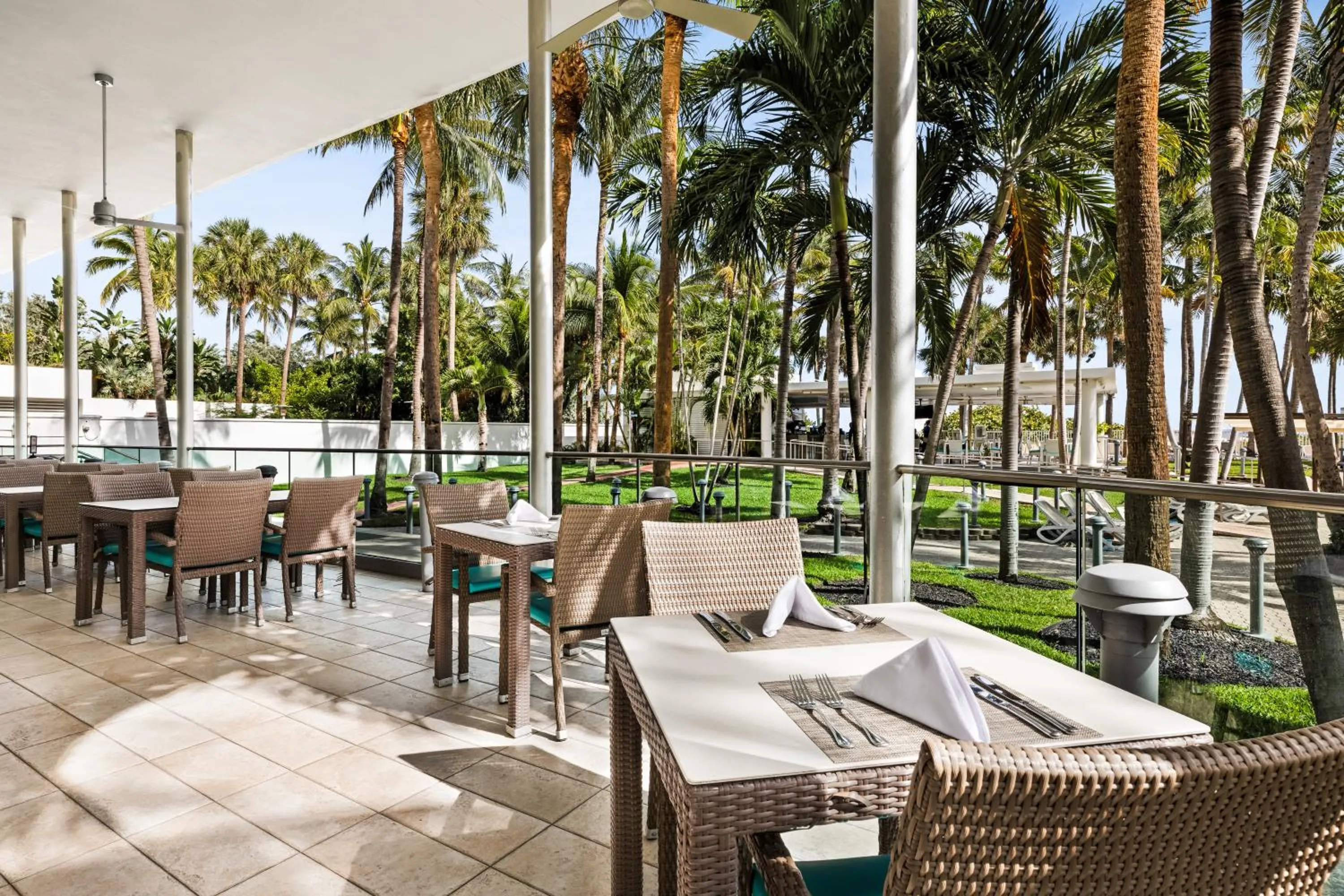 Restaurant/places to eat in Riu Plaza Miami Beach