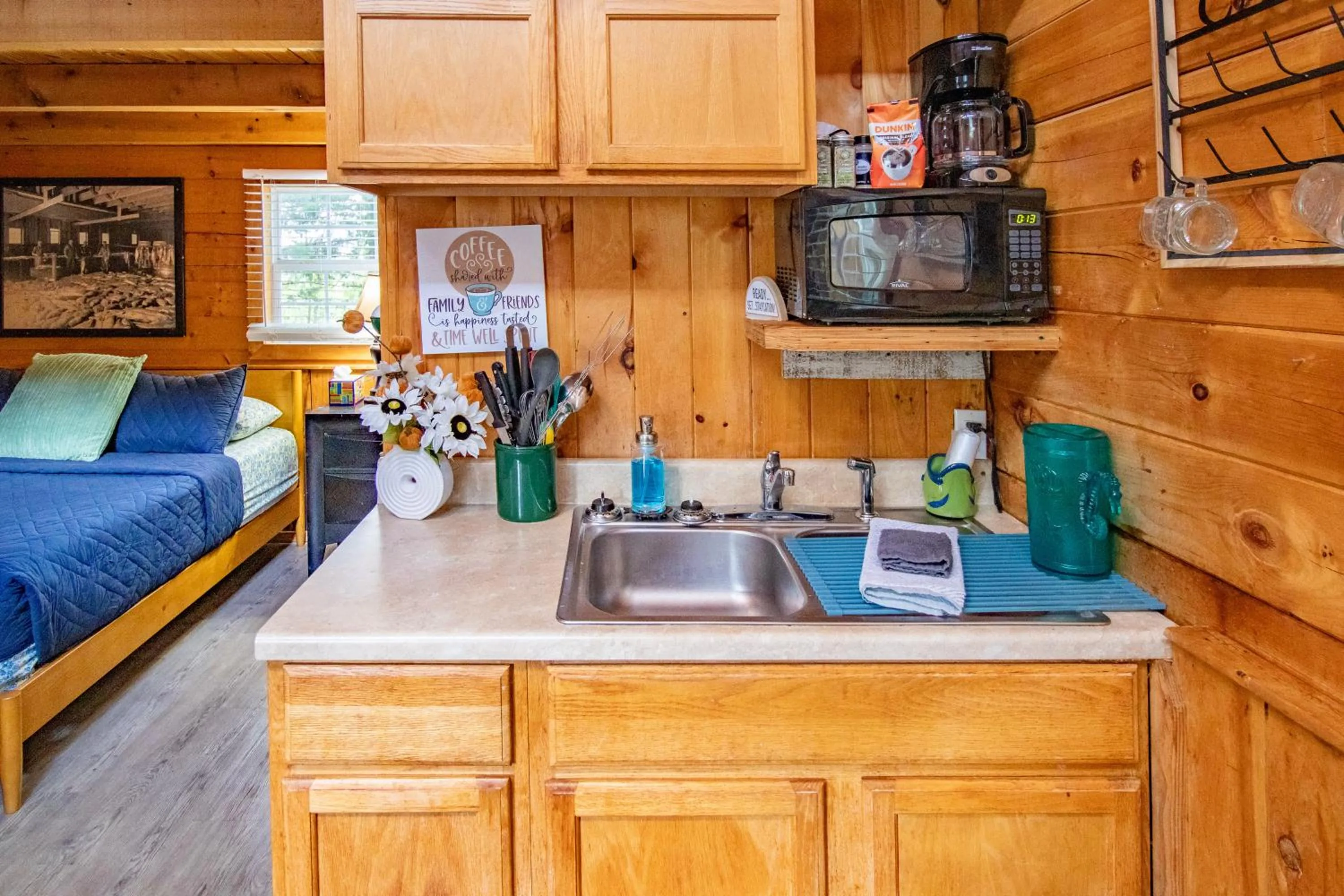 Coffee/tea facilities, Bed in Kozy Haven Log Cabin Rentals