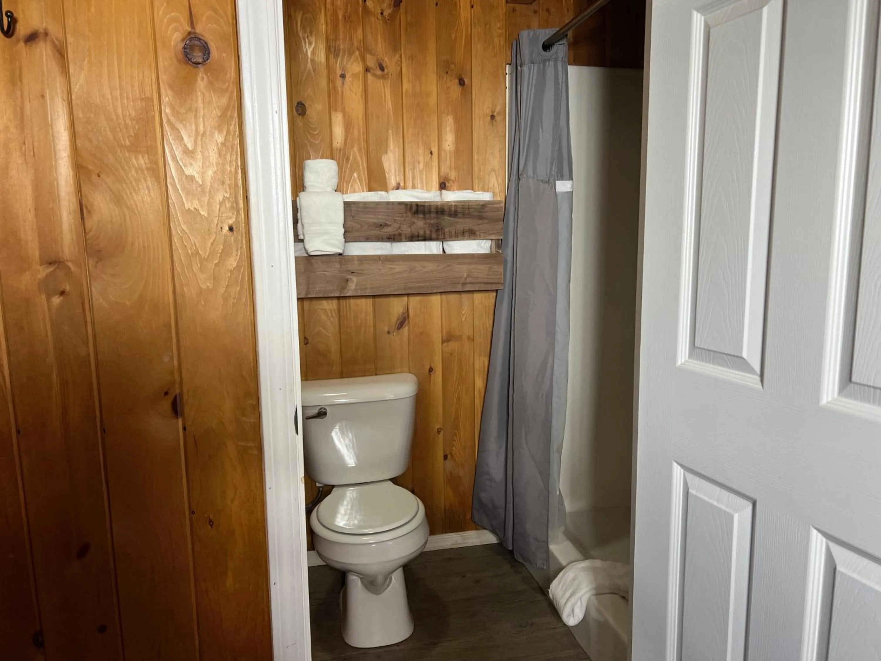 Bathroom in Kozy Haven Log Cabin Rentals
