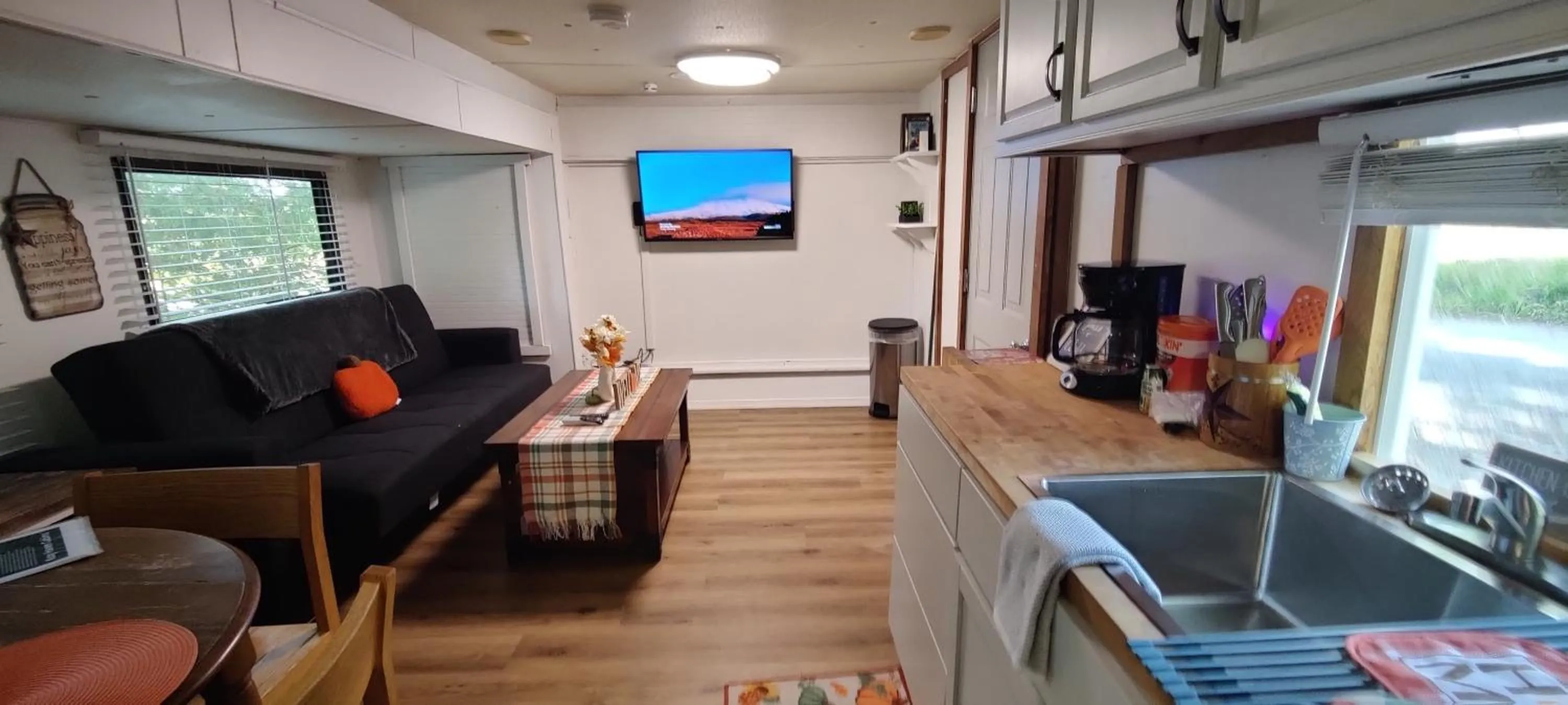 TV and multimedia in Kozy Haven Log Cabin Rentals