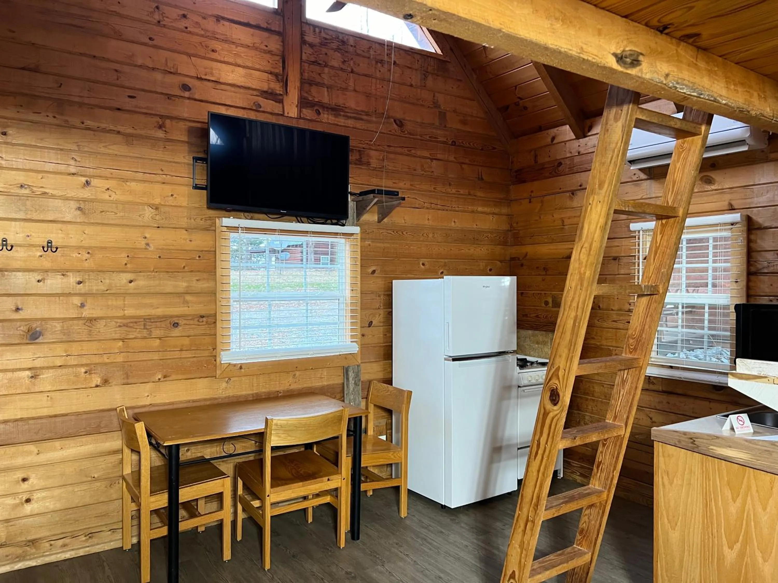 Seating area in Kozy Haven Log Cabin Rentals