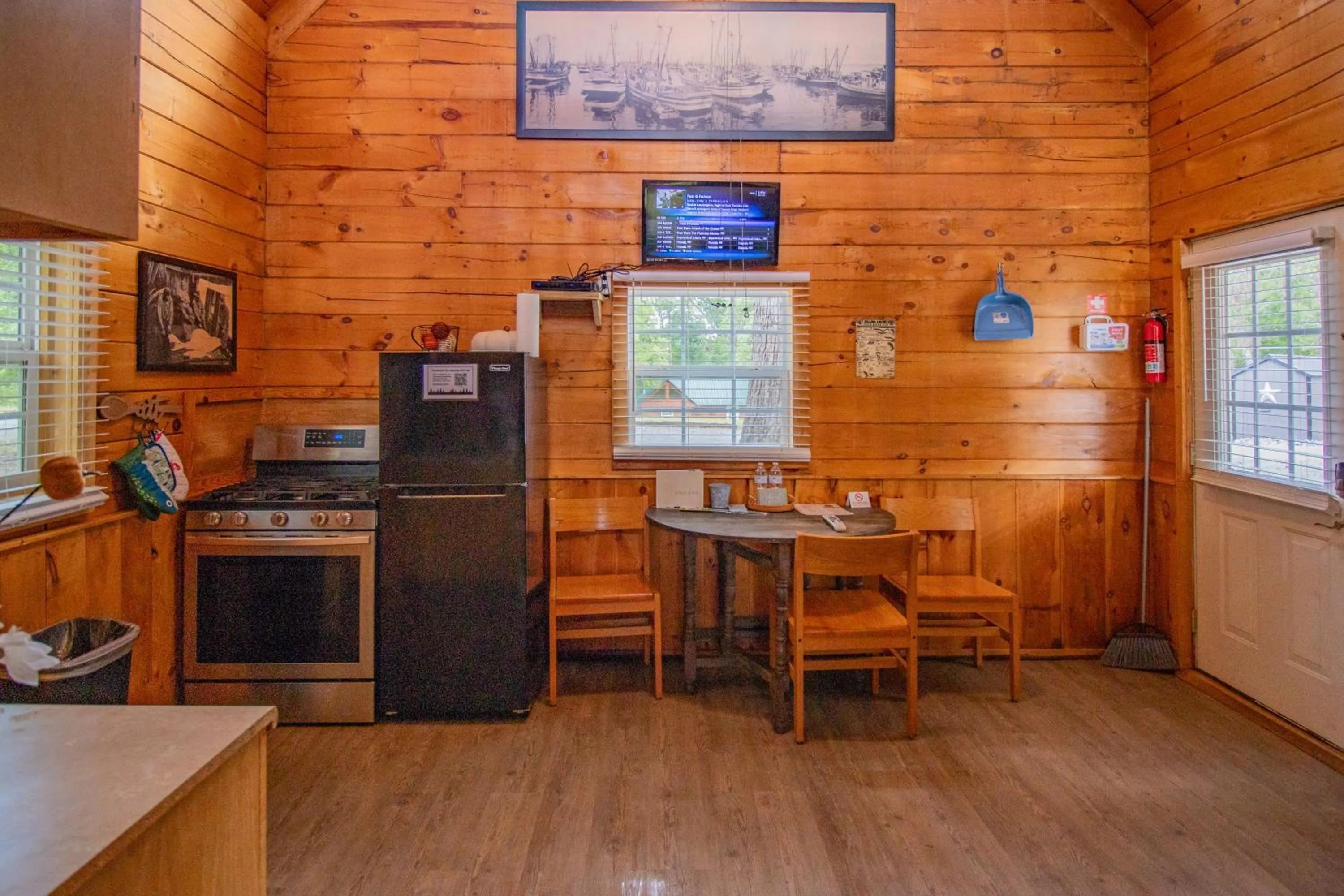 TV and multimedia in Kozy Haven Log Cabin Rentals