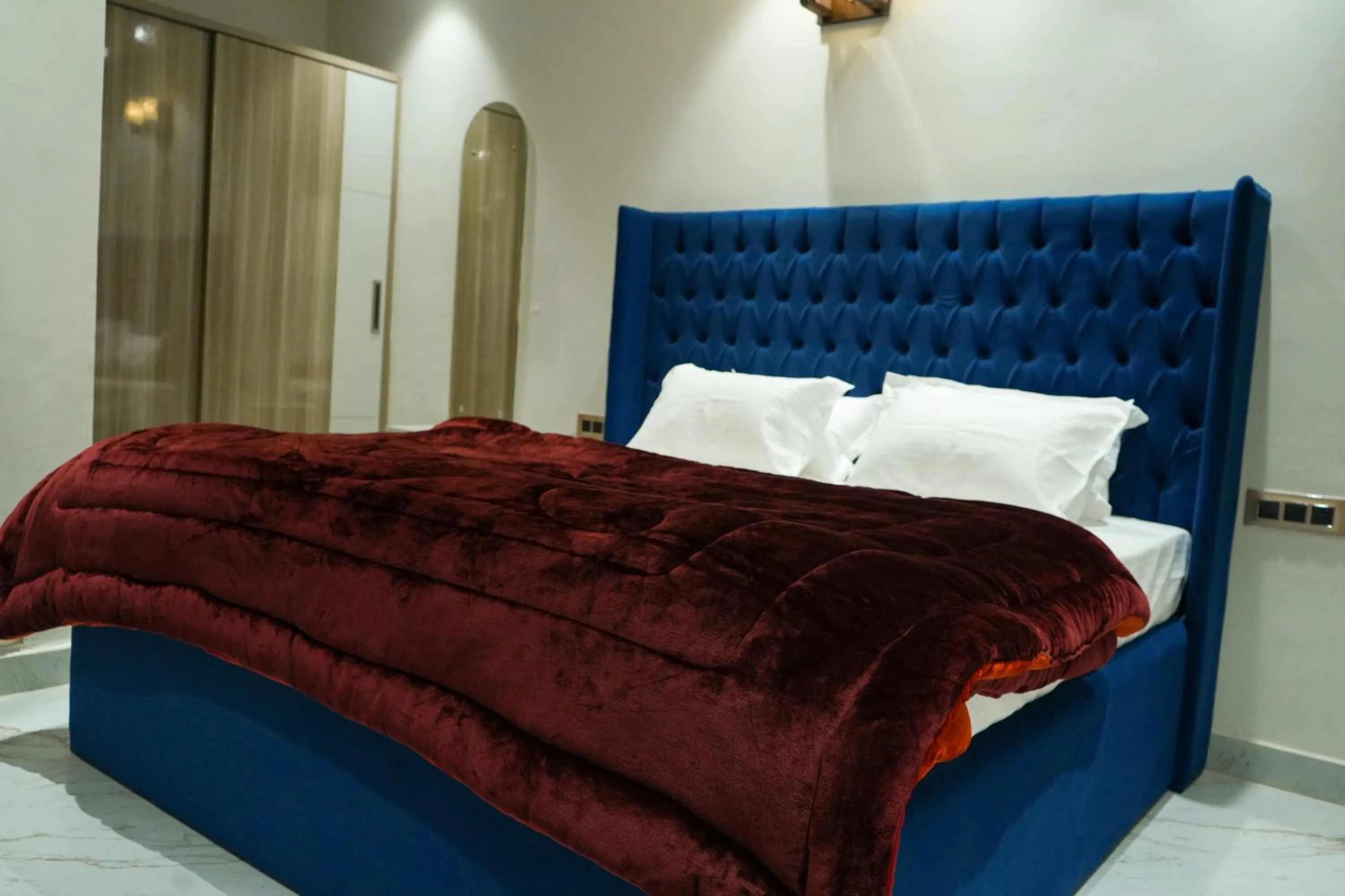 Bed in Hotel Katani Inn