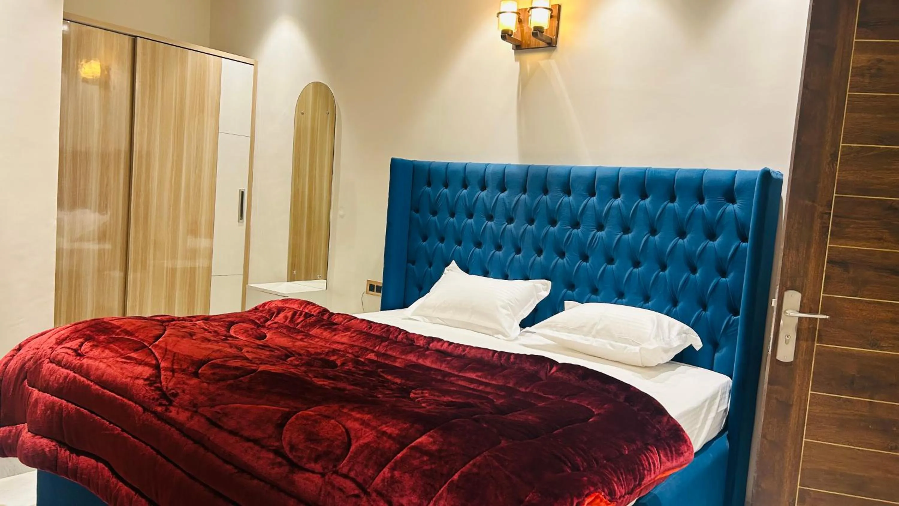 Bedroom, Bed in Hotel Katani Inn