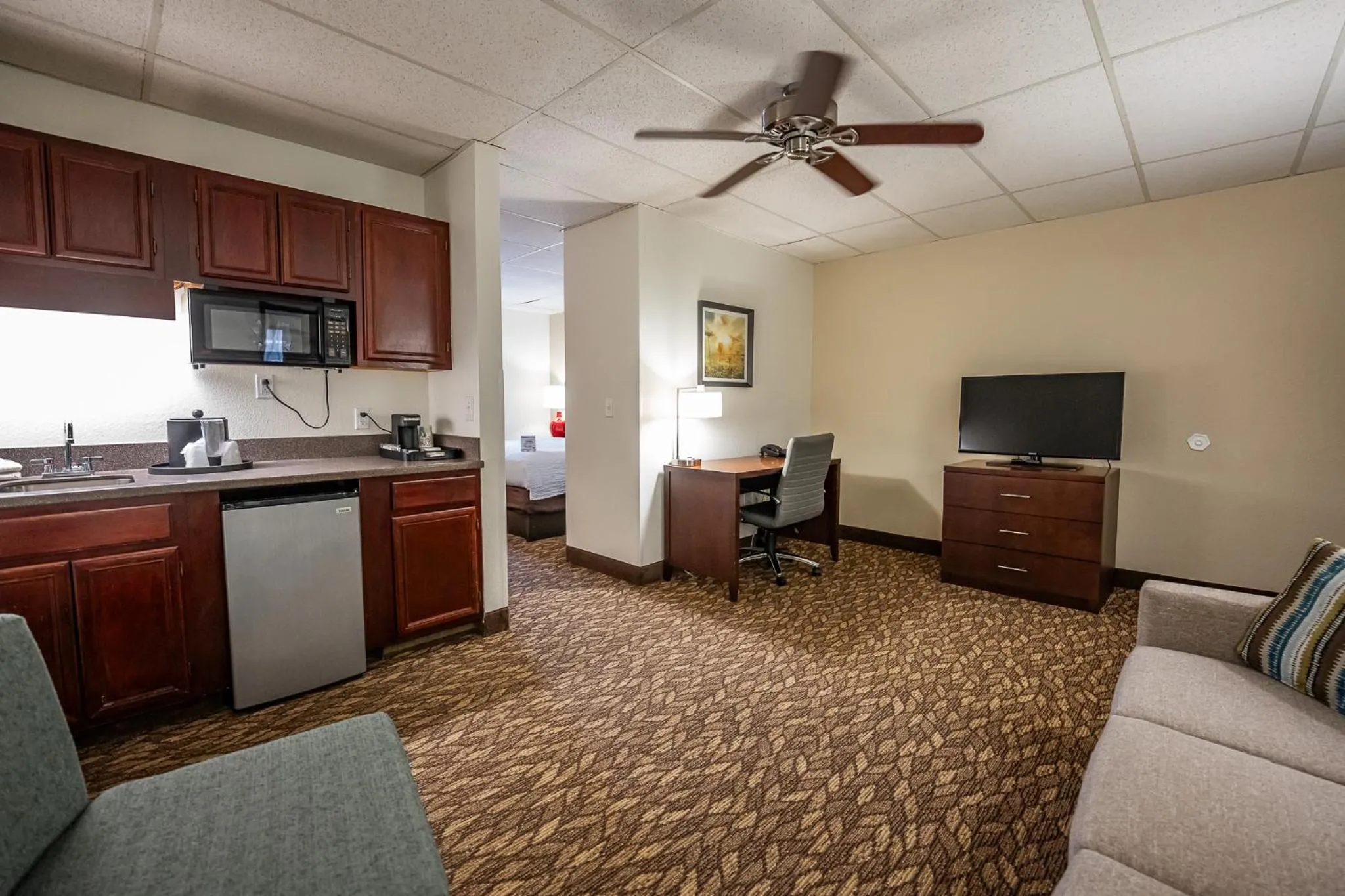 Christopher Inn and Suites