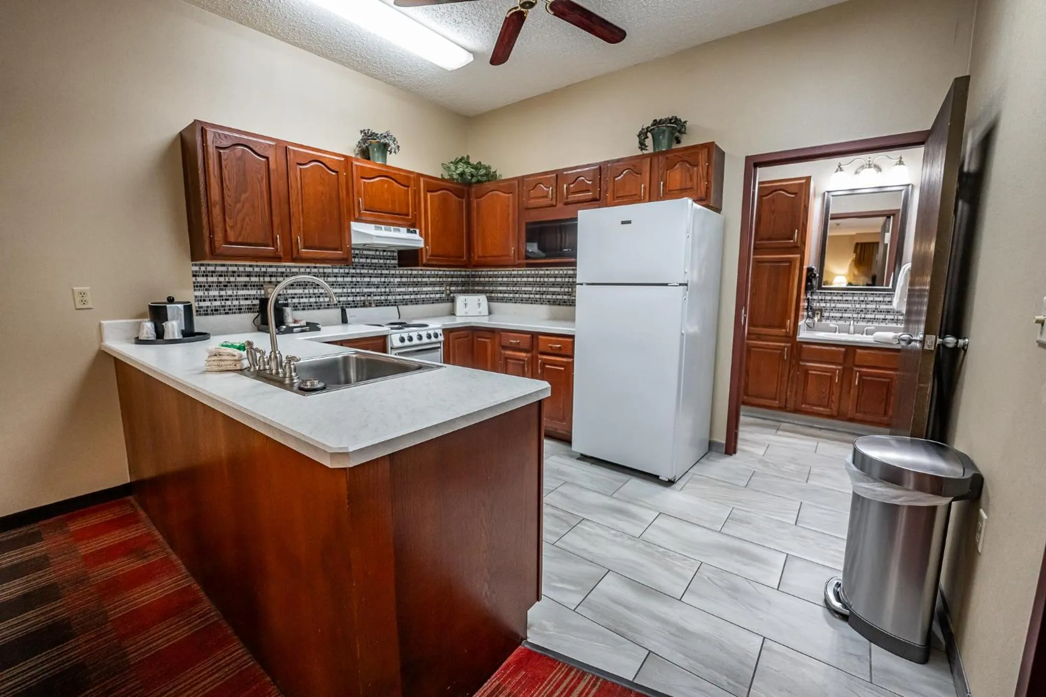 Christopher Inn and Suites