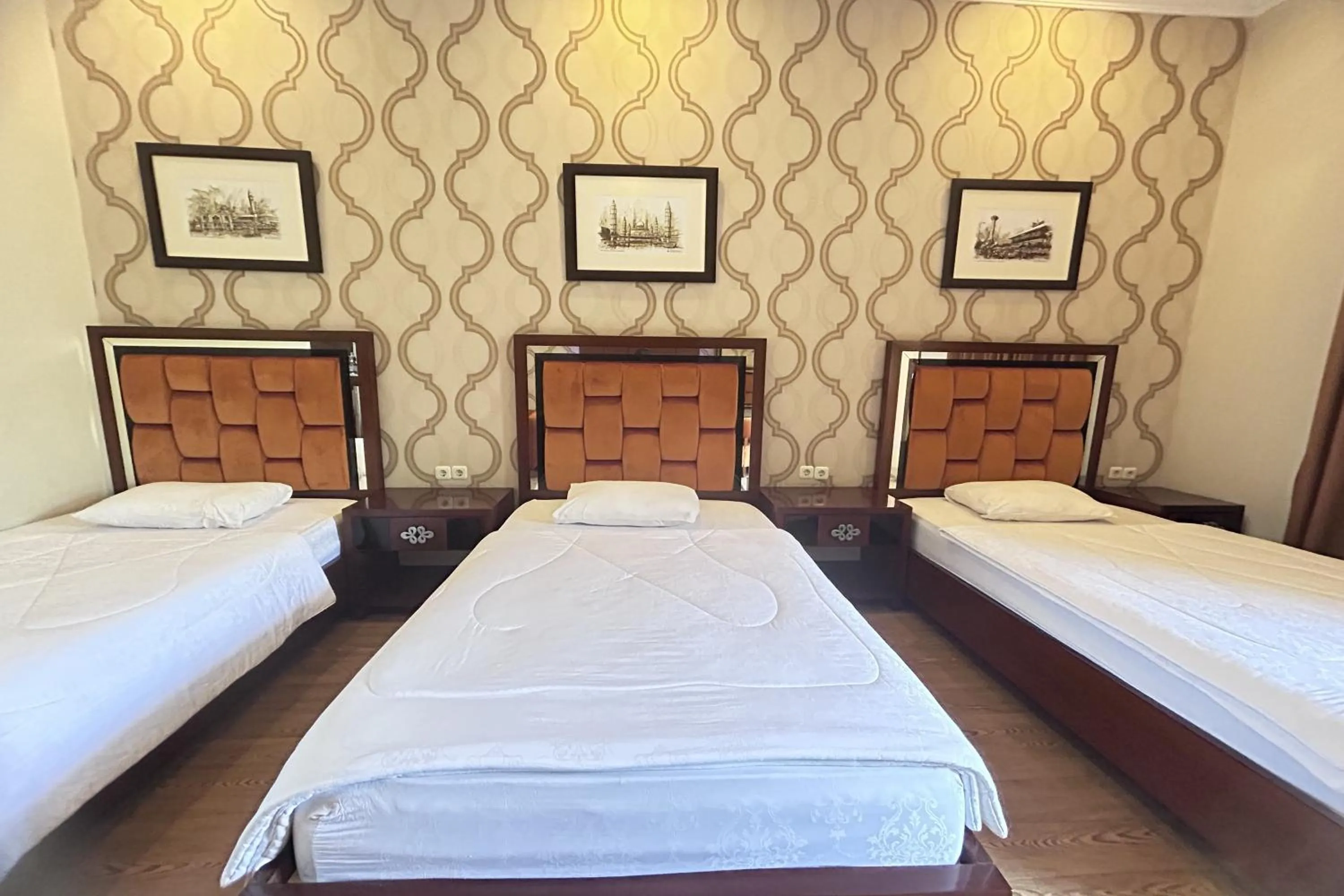 Bedroom, Bed in Niwa Canting